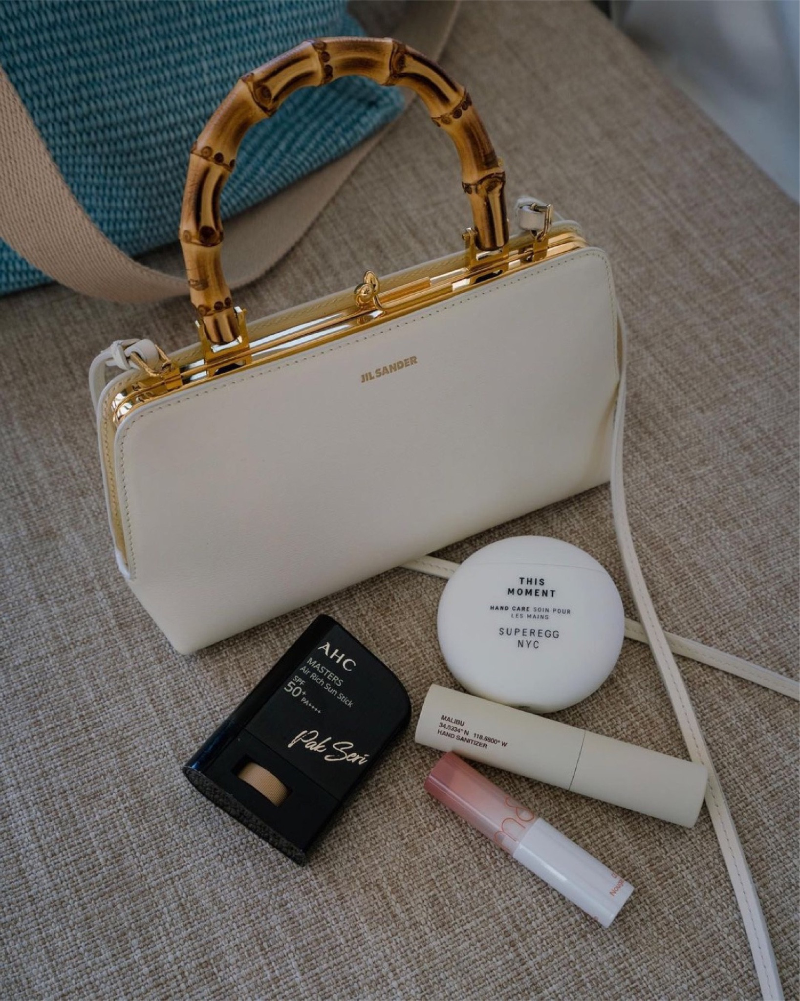 Only the essentials

#LTKbeauty #LTKitbag #LTKSeasonal