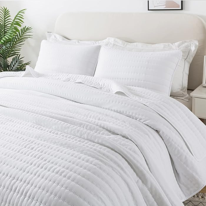 ROARINGWILD White King Size Quilt Bedding Sets with Pillow Shams, Lightweight Soft Bedspread Cove... | Amazon (US)