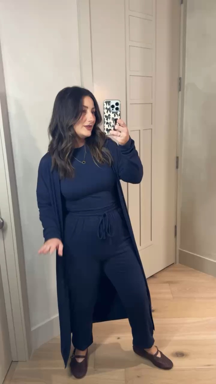 USE CODE: FJH9FR5P (expires 1/11)

Petite friendly three piece set with a duster, tank and joggers! Size small (5'0" 140lbs) 

#LTKootd #LTKSaleAlert #LTKPetite
