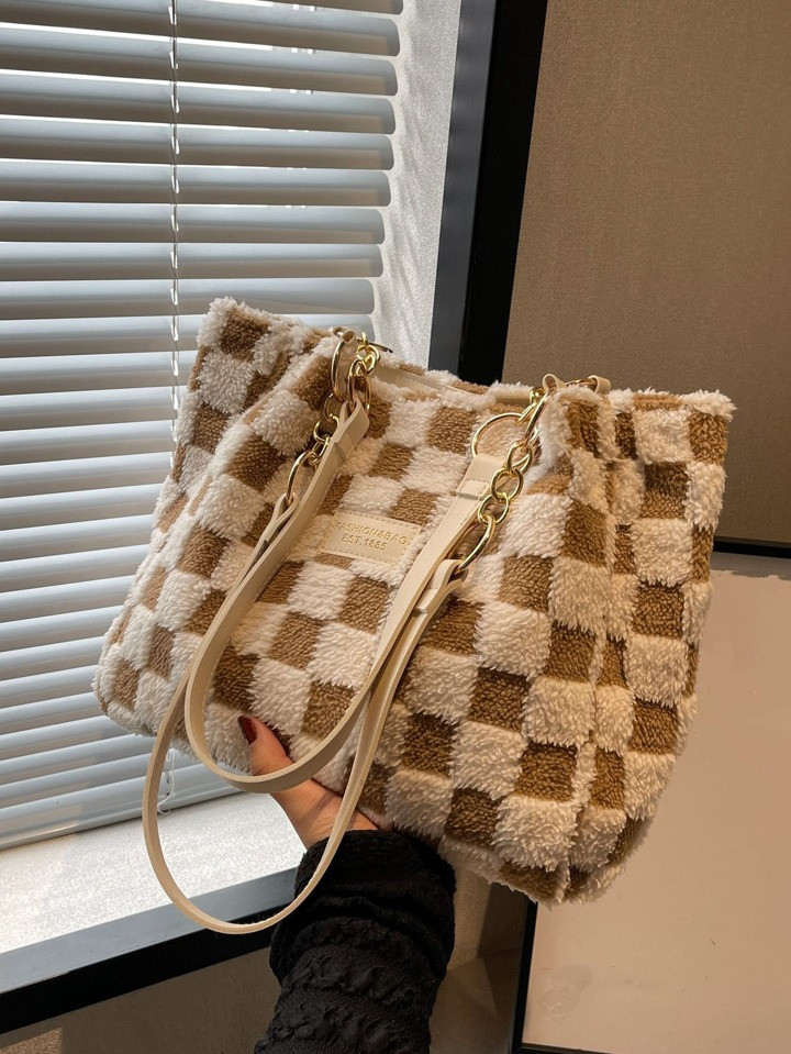 Lightweight,Business Casual Checkered Pattern Letter Patch Decor Fuzzy Shoulder Tote Bag For Teen... | SHEIN