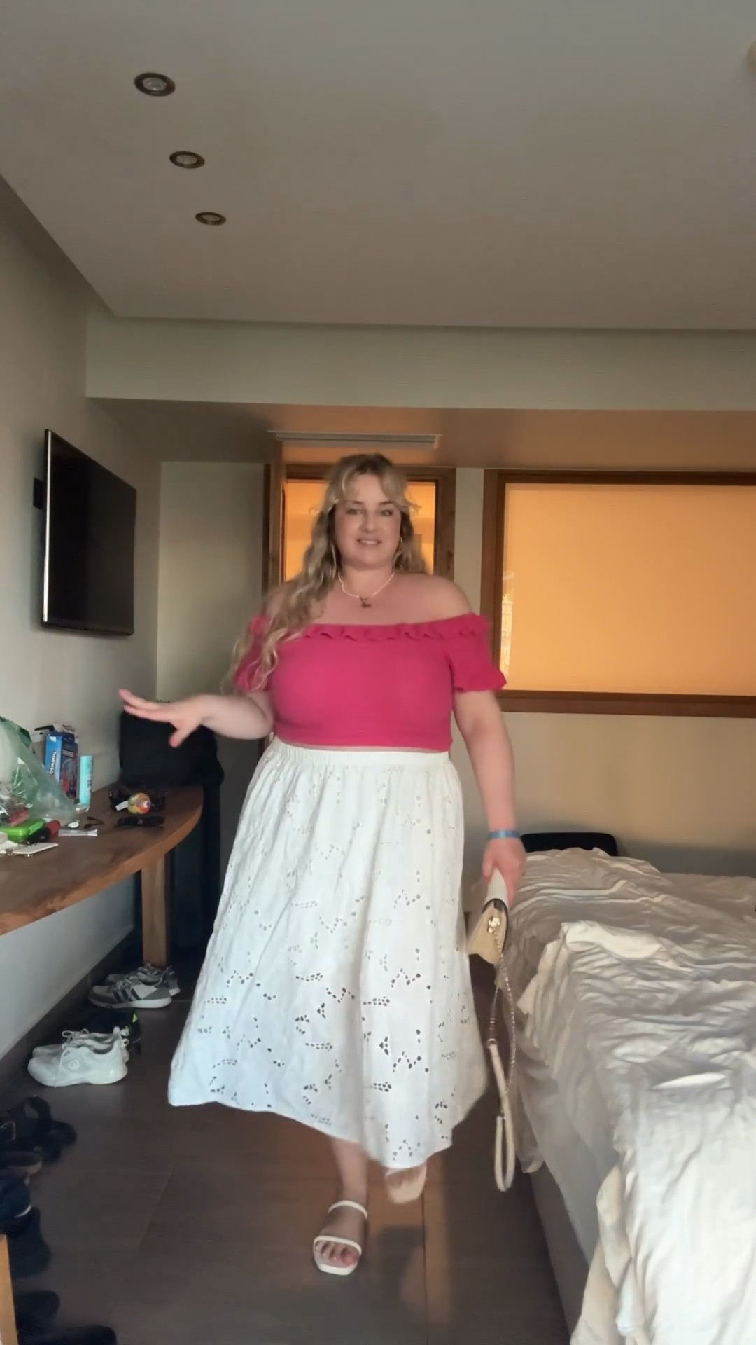 OOTD 💗

#plussizefashion #midirock #sommeroutfit #pink

#LTKplussize #LTKeurope #LTKdatenight