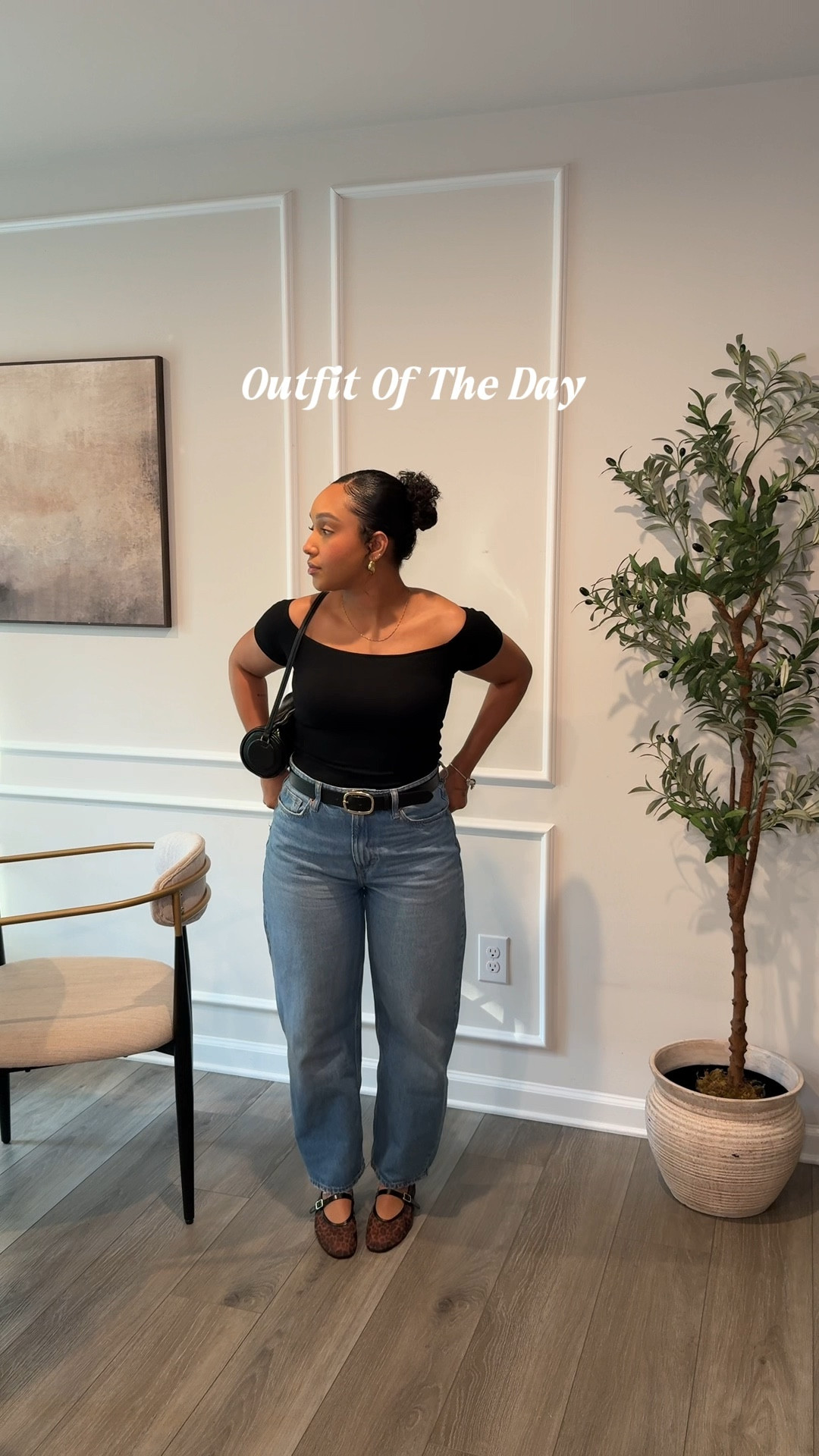 Running errands outfit!

Shirt is sold out in black but available in other colors! Bag is last summer Zara! 

#LTKStyleTip #LTKFindsUnder50