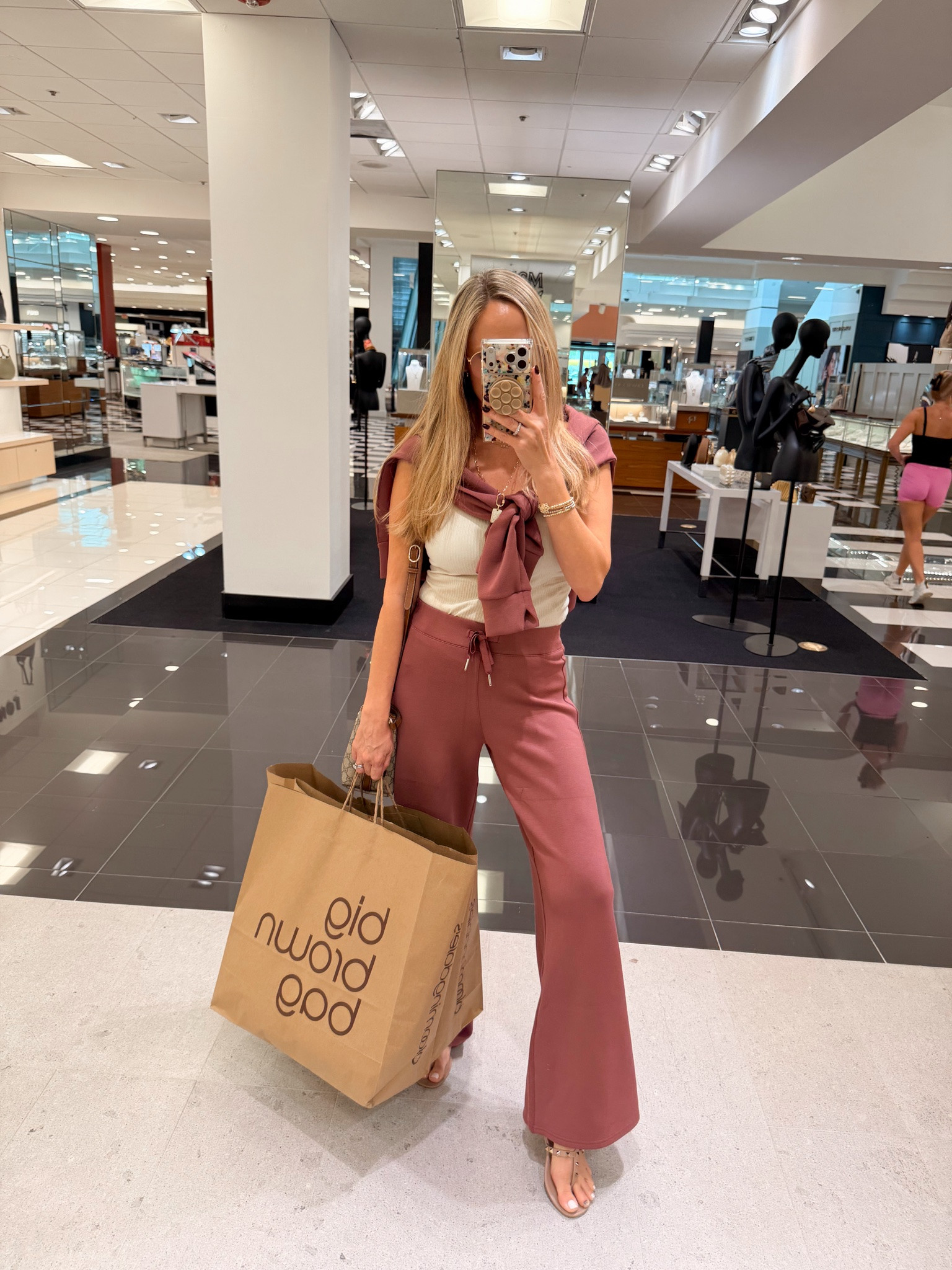 Spanx set on repeat

#LTKootd #LTKgrwm #LTKOver40
