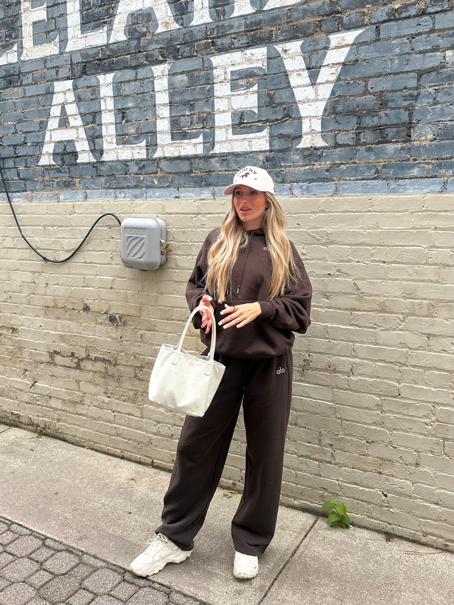 alo matching set in espresso - black friday sale is coming up and this is the perfect gift 🤍🤎he's

#LTKSeasonal #LTKGiftGuide #LTKHoliday