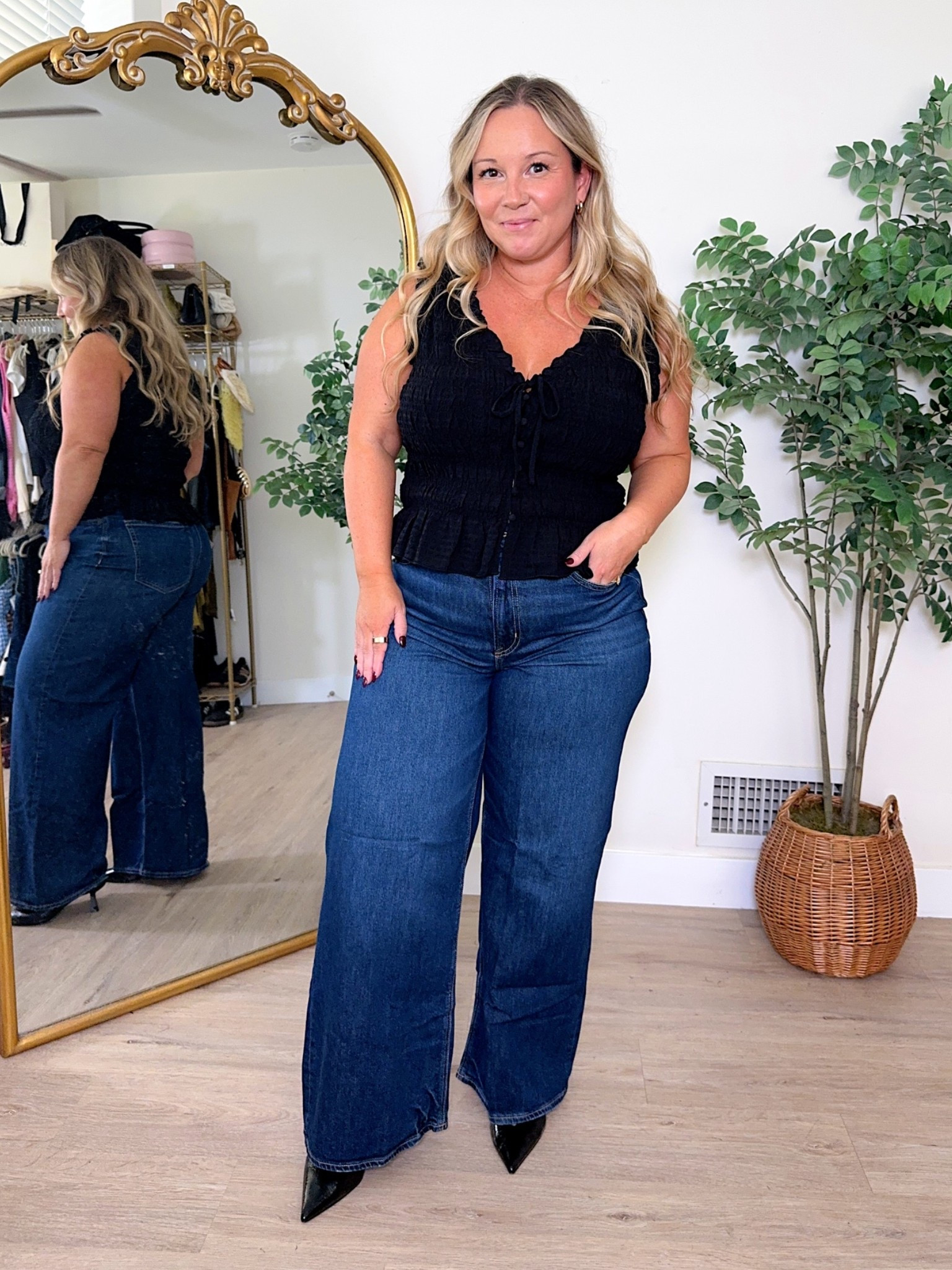 Use code AEFALL30 for discount! 
@American Eagle Outfitters fall outfit! 
Top size XL 
Jeans size 12 REGULAR 

Petite style, fall outfit, fall style, fall trends, date night outfit, jeans, denim, wide leg jeans, midsize style

#LTKMidsize #LTKPetite #LTKOver40