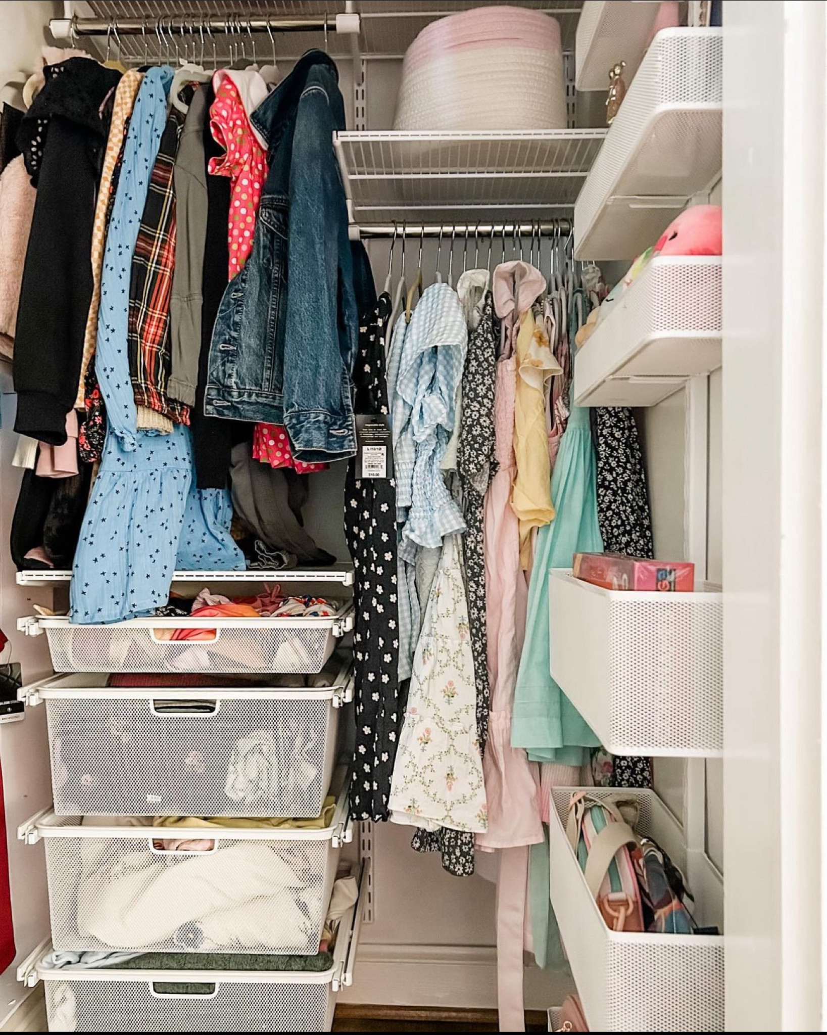 Organized Kids Closet

#closet #elfa #thecontainerstore #shelving #shelf #bin #homeorganization #drawer @thecontainerstore @mom_ease