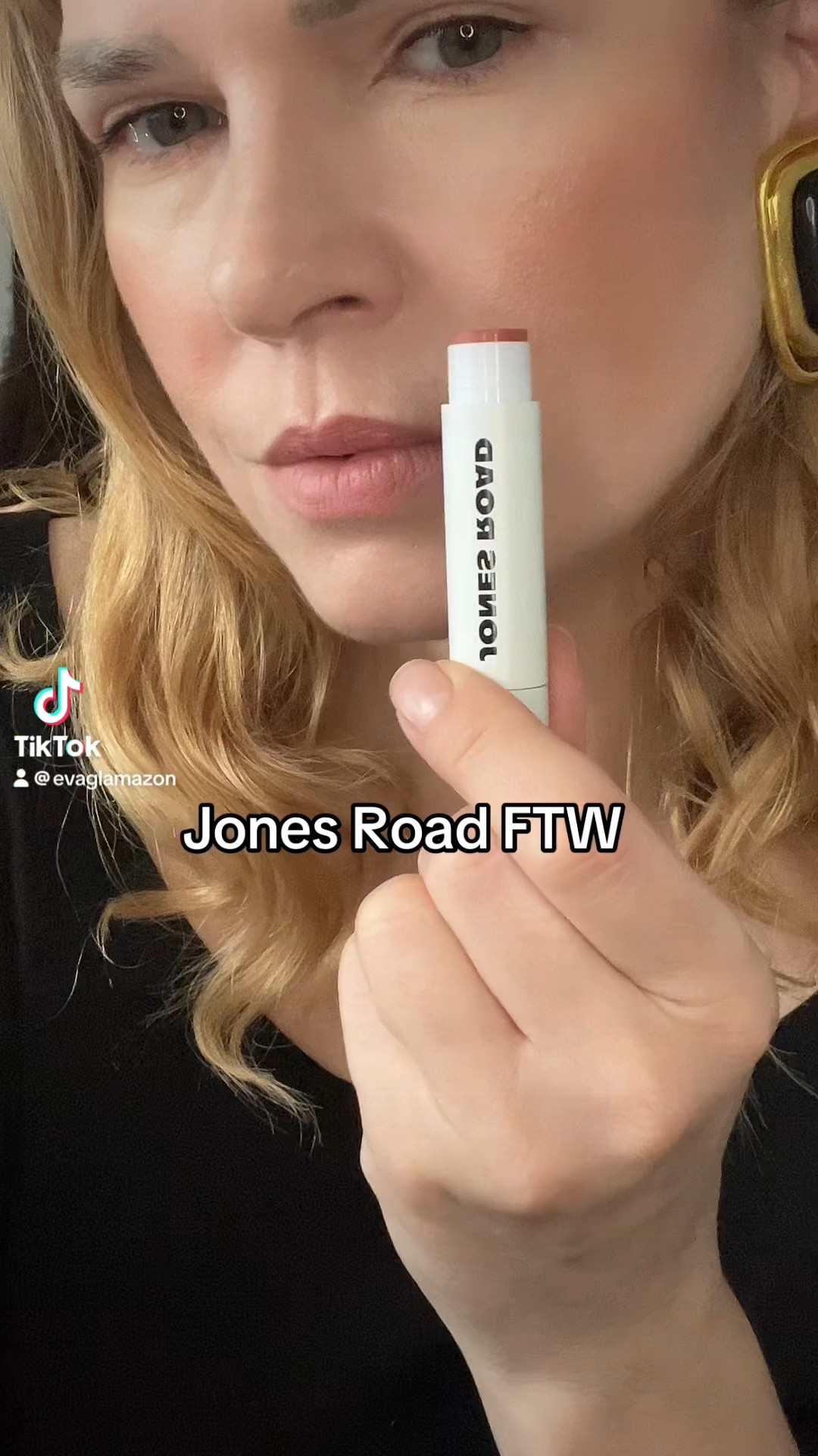 Over 40 makeup, jones road, brow pencil, lipstick, natural makeup, daily makeup, jones road lip liner 

#LTKbeauty #LTKeurope #LTKuk