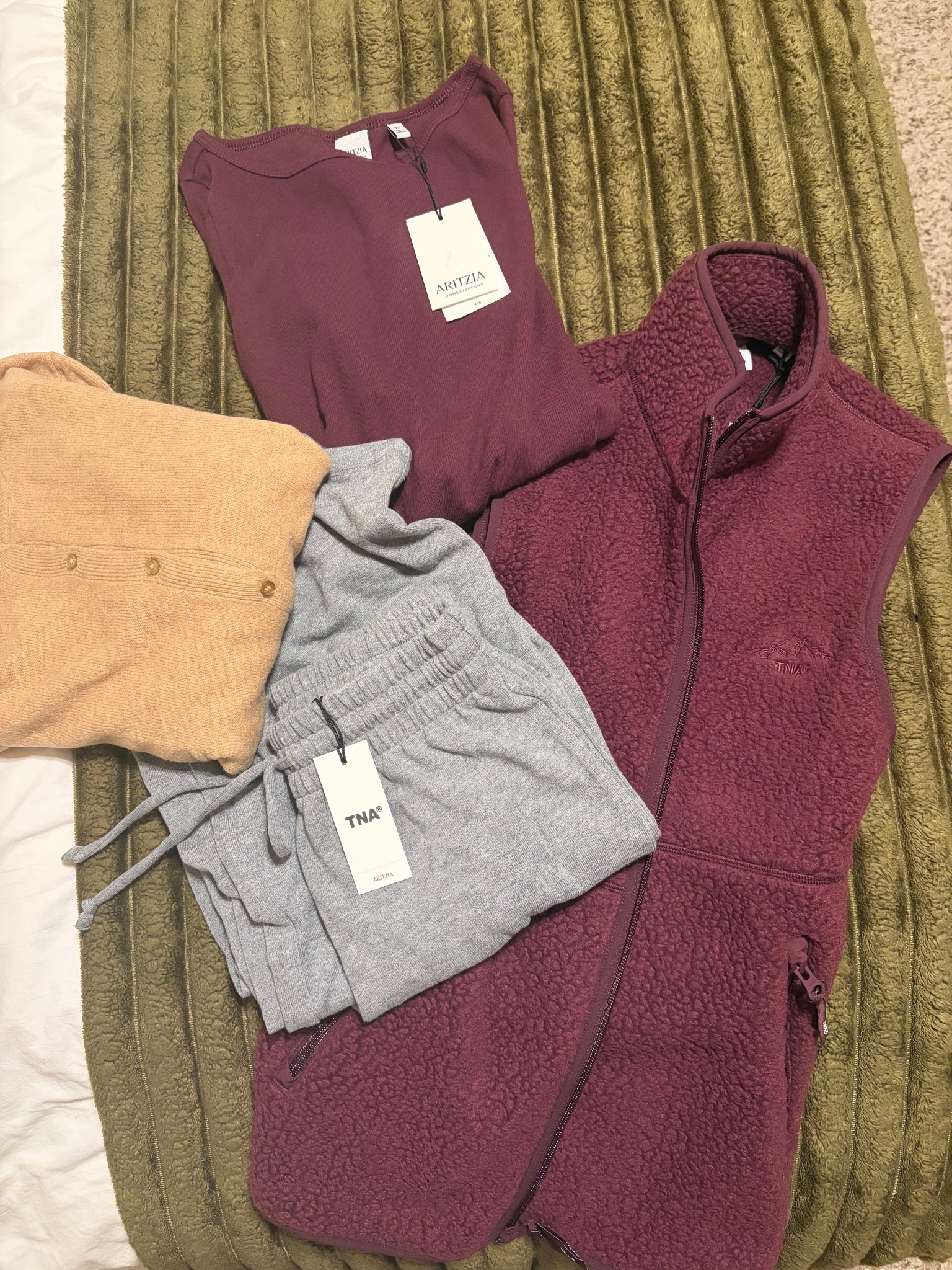 OKK but these colors?!! sooo fun love the comfy vibes here got a case of the shoppies hehe 

#LTKBeauty #LTKdayinmylife #LTKootd