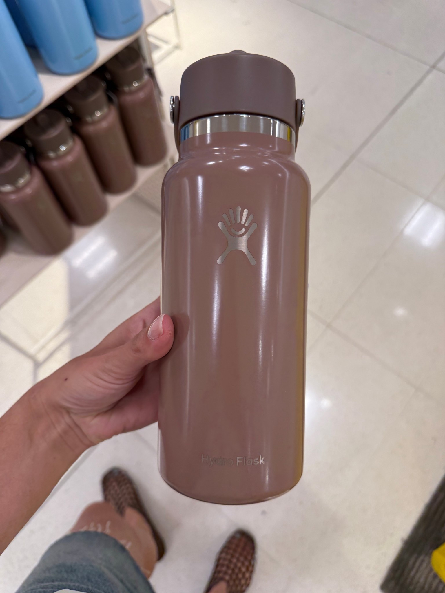 Love this mocha colored hydro flask that is on the Nordstrom anniversary sale this year. 

#LTKSaleAlert #LTKFindsUnder50