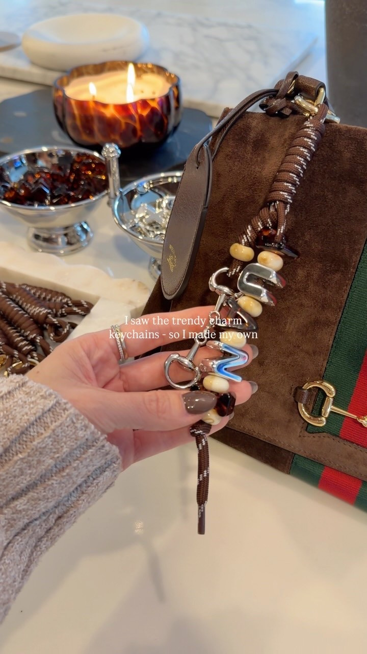 I fear I’ll be making one of these for everyone I know 😂🤎🐴

I saw the trendy little charm keychains everywhere… and obviously had to make my own 🤎✨

I ordered a few charms, mini ropes, and of course - mini horse bits 🐴💫 

Follow and comment LINKS for links to everything I used 🫶🏻

#diykeychain #diyproject #falldiy #homedecor #equestrianstyle ralphlaurenhome cozyhome amazonfinds diyideas
