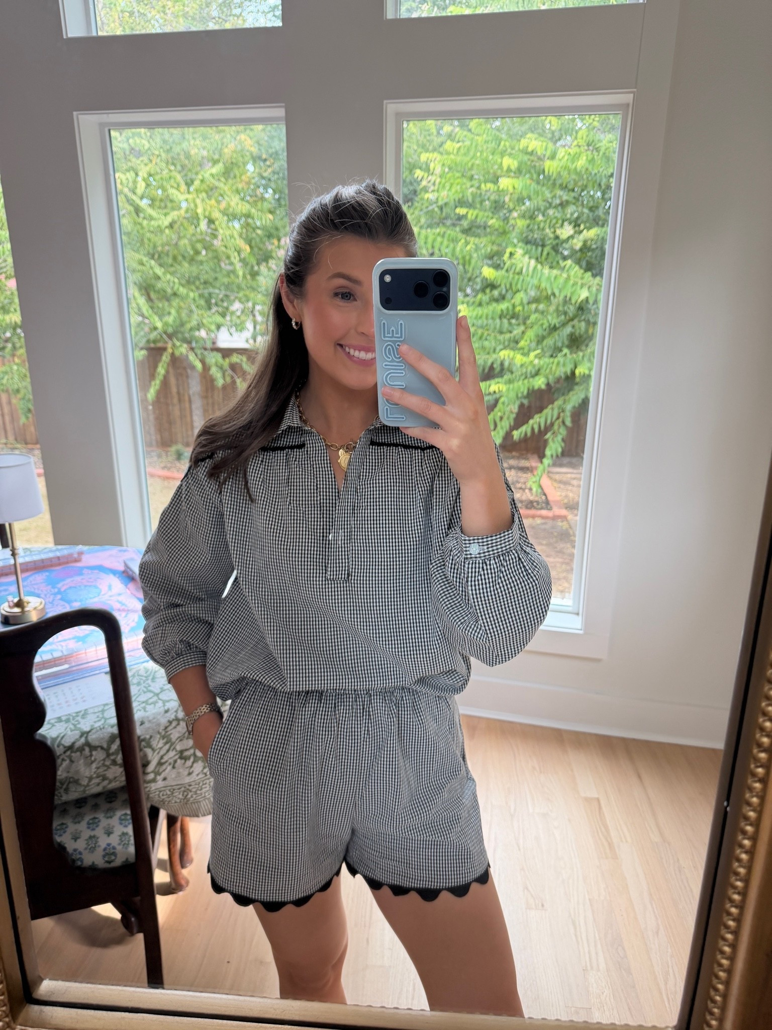 OOTD! Wearing a S in set!