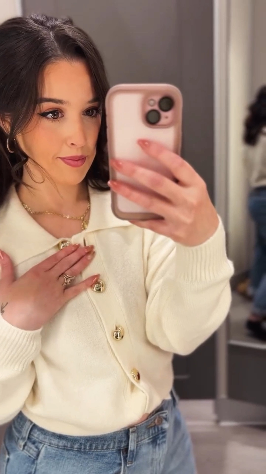 Raise. your. HANDT… if you hate trying on clothes. 🙌🏻 
These sweaters are actually pretty cute though. 

#sweaterweather #sweateroutfits #thanksgivingoutfits #holidayoutfits