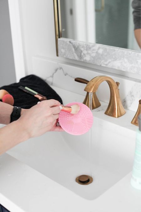 The best way to clean your makeup brushes

#amazon

#LTKbeauty