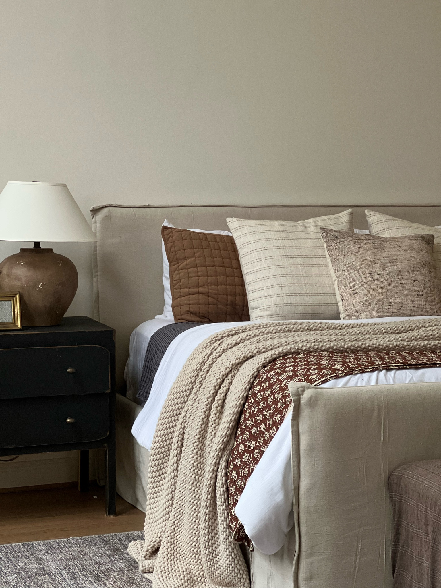 Earthy tone master bedroom. Absolutely love my new kantha quilt in chocolate brown block print!

If you’re in the market for a new throw or quilt please check out @aandetextilehouse … they ship quickly and their quilts are beautiful!

#LTKSaleAlert #LTKHome