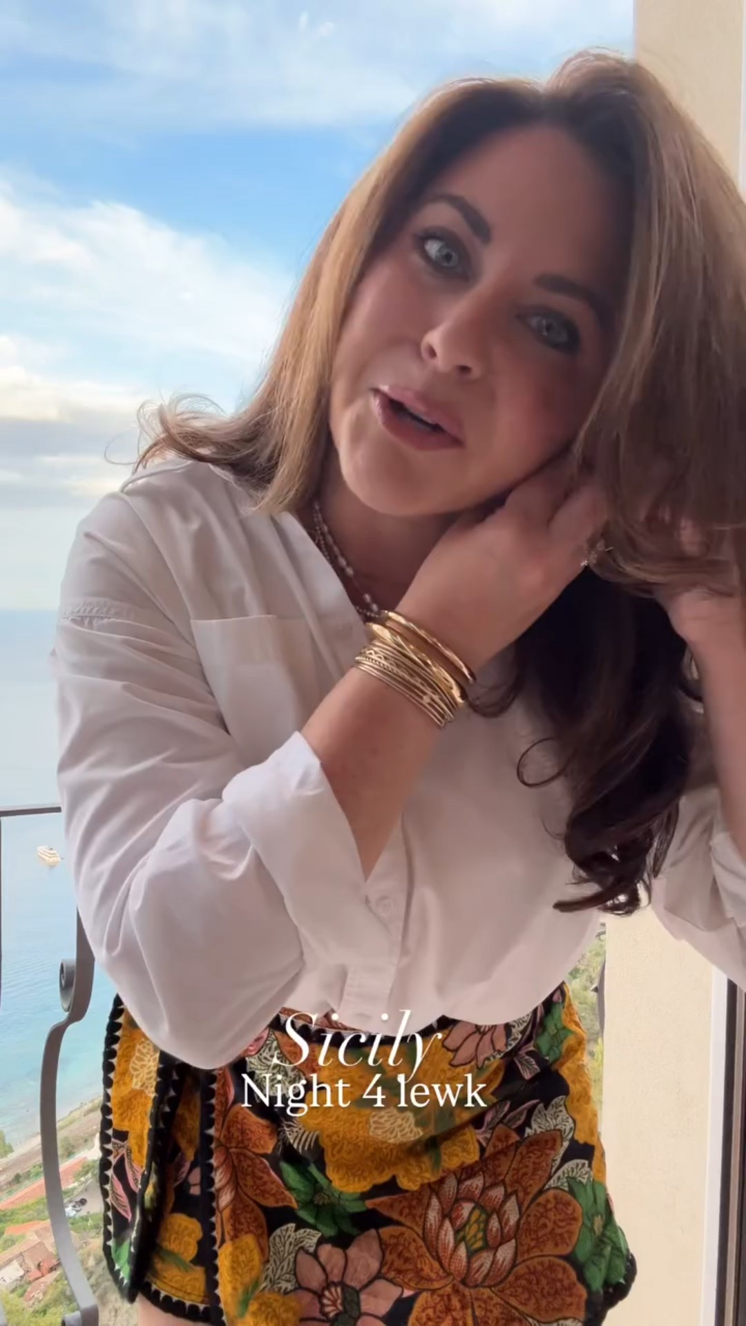 Spring travel outfit, date night outfit 