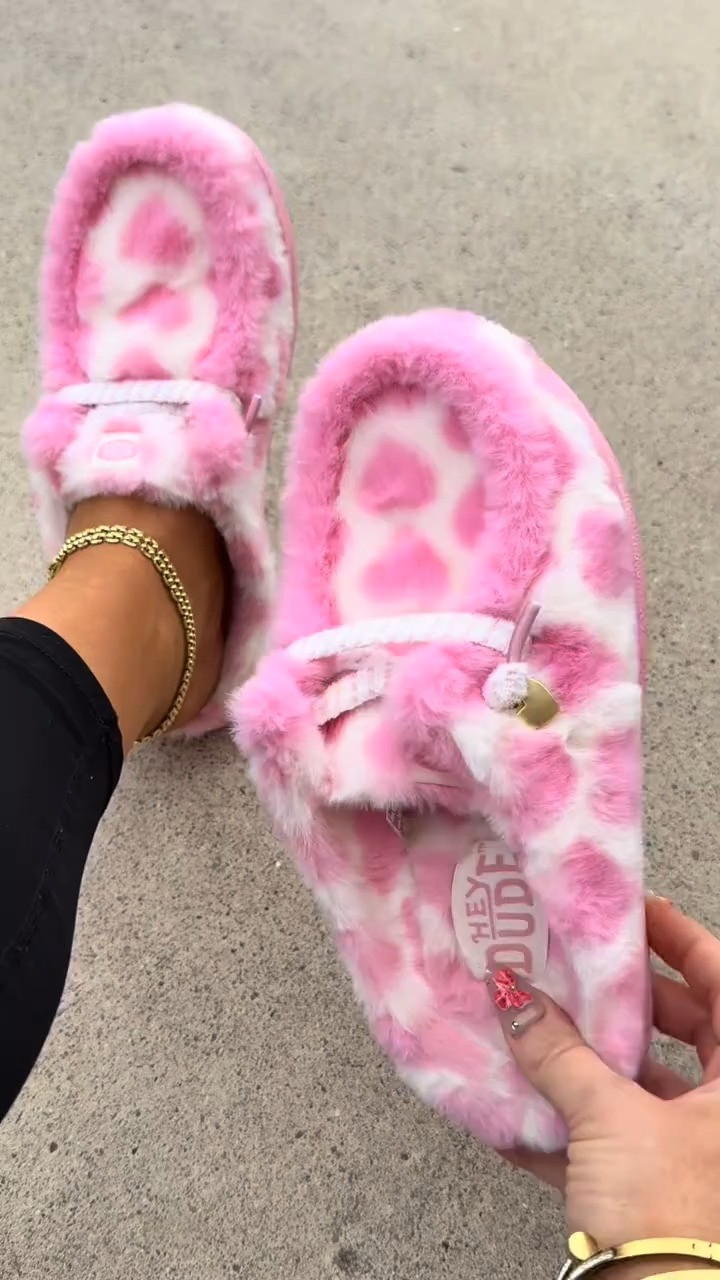 Hey Dudes Heart Slippers 💕 #heydude #heydudesheartslippers #womensheydudes #heydudesslippers #ad 

 #LTKootd #LTKHome #LTKTravel