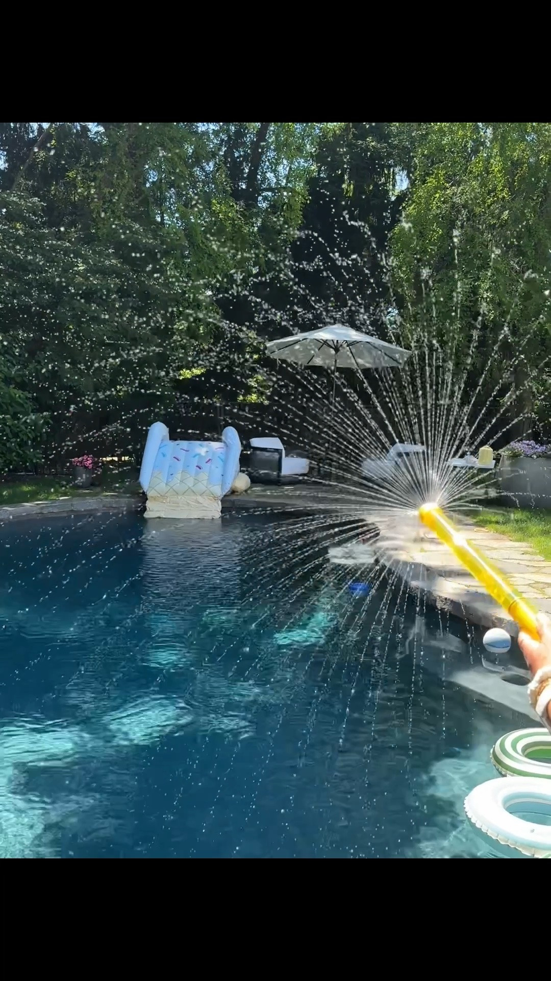 Kids are obsessed with these sparkler water guns