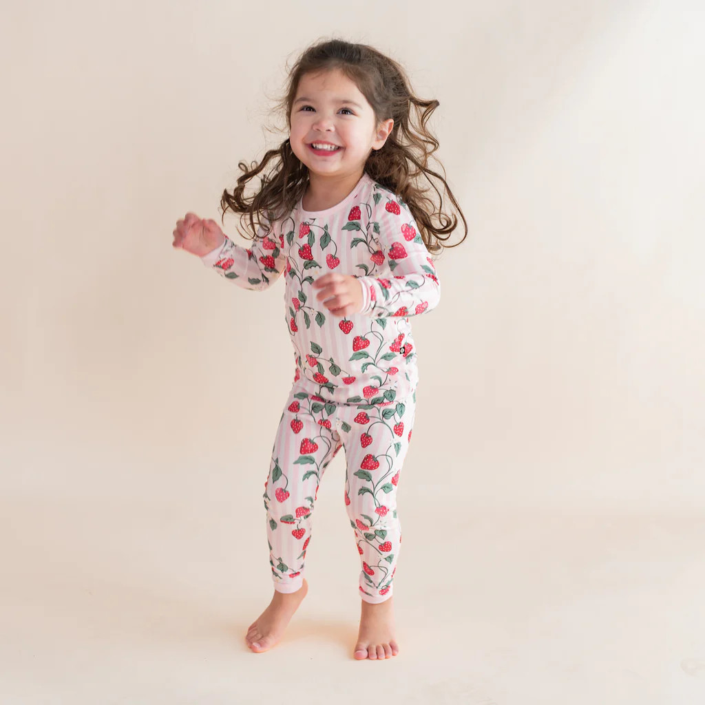 Long Sleeve Pajamas in Strawberry Fields | Kyte Baby