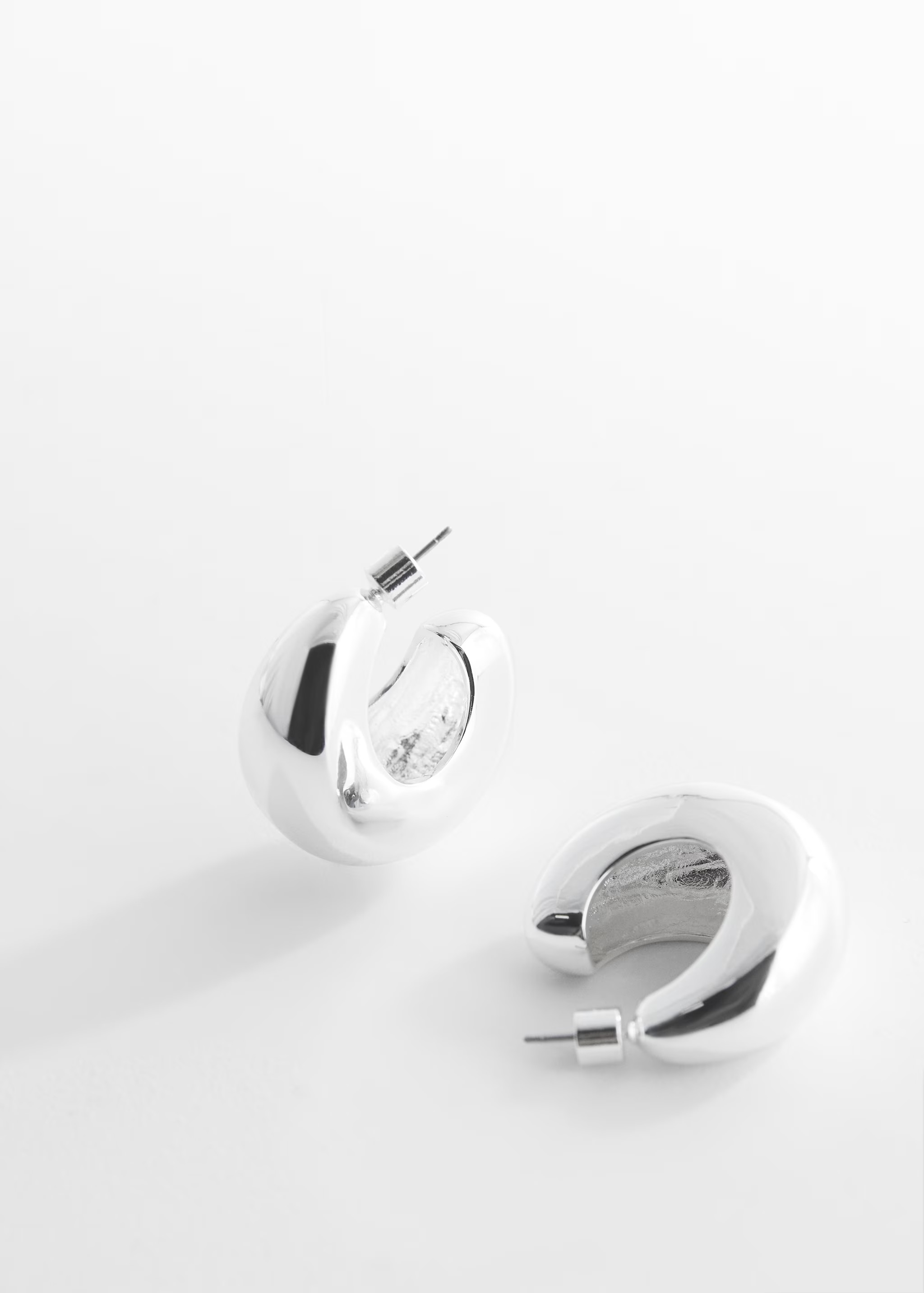Volume hoop earrings - Women | MANGO USA | Mango (US/MX/AU)