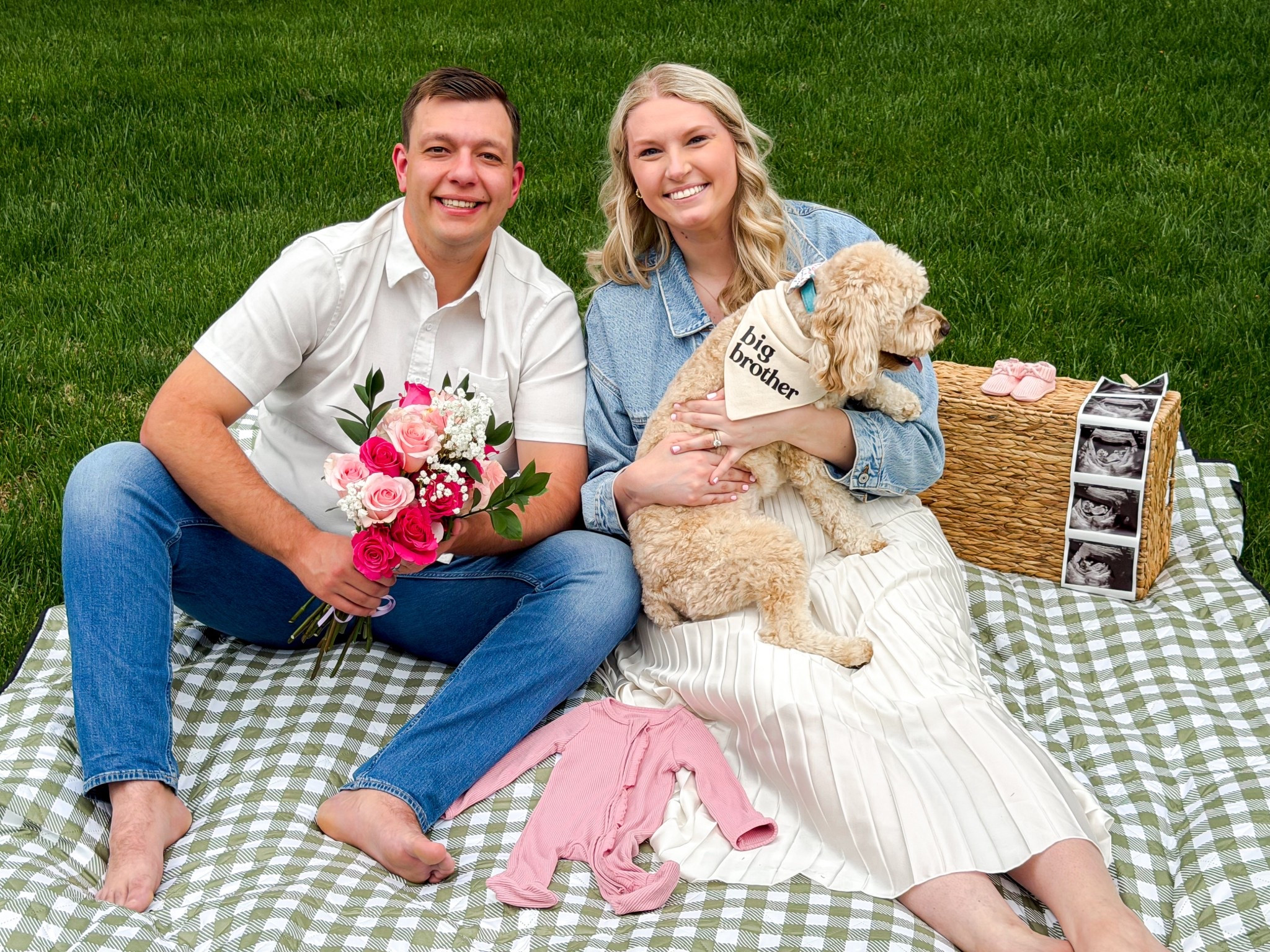 Girl pregnancy announcement 

#LTKmomlife #LTKootd