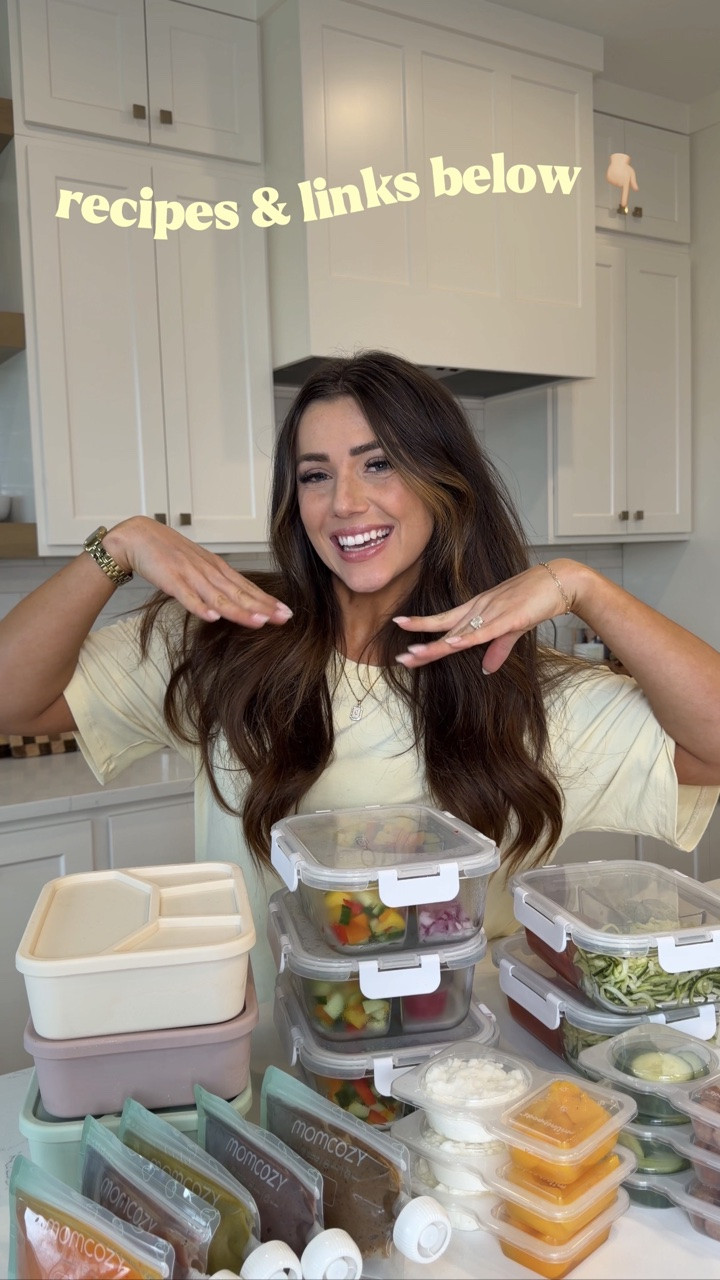 recipes below🫡  comment “meals” for links to everything. first experience making baby food with @momcozy and it was a success. excited to try more recipes😍 use code BRIT20FM for 20% off (discount available until 8/7)

4 Baby Food Puree Combos

🍓 Strawberry + Blueberry + Greek Yogurt + spinach + avocado + oatmeal
🥭 Mango + Bell Pepper
🥩 Black Beans + Beef + Avocado + Bell Pepper
🥭 Mango + Greek Yogurt + Spinach + Avocado

———

Macro-Friendly Adult Meals:

🌮Taco Turkey Bowls
4oz ground turkey
1/2 cup black beans
1/3 cup diced bell peppers
1/4 cup diced yellow onions
1/2 cup diced grape tomatoes
top with cilantro & trader joe’s salsa verde

🍝 Zucchini Noodles & Meatballs
zucchini noodles
basil chicken meatballs from costco
raos marinara sauce
halved cherry tomatoes 

5 Chicken Marinades:

🍋Greek lemon yogurt chicken
1c Greek yogurt
1/4c Olive oil
4 garlic cloves (minced)
1Tbsp oregano
1/2 lemon juiced
1/4c Parsley

(Prepared & stored separately for this meal)
3 bell peppers cubed
1 cucumber cubed
1/2 red onion diced & soaked in red wine vinegar + lemon juice + salt
hummus
greek yogurt taziki

🍯Honey Garlic Chicken
2Tbsp Olive Oil
2Tbsp Soy sauce
1/4c Honey
2 garlic cloves (minced)
1/3c Green onions (sliced)

🥭Spicy Mango Chicken
1 Mango (puréed)
3Tbsp Olive Oil
1/2 lime (juiced)
2 garlic cloves (minced)
Jalapeños (sliced)

🍋‍🟩Cilantro Lime Chicken
2Tbsp olive oil
1 lime (juiced)
2Tbsp honey
1/2c cilantro (fresh)
2 garlic cloves (minced)

🍊Chicken Asado
1/2 Orange (juiced)
2Tbsp Avocado Oil
1/2 lime juiced
1tsp chili powder
1tsp cumin
Itsp oregano
1tsp paprika
Itsp garlic powder

———

Macro-Friendly Adult Snacks

🥒 Cucumbers + Chomps Stick (chicken or turkey flavor)
🍑 Peaches + Low-fat Cottage Cheese

#momcozy #babyfood #mealprep #macros momcozyteamparents