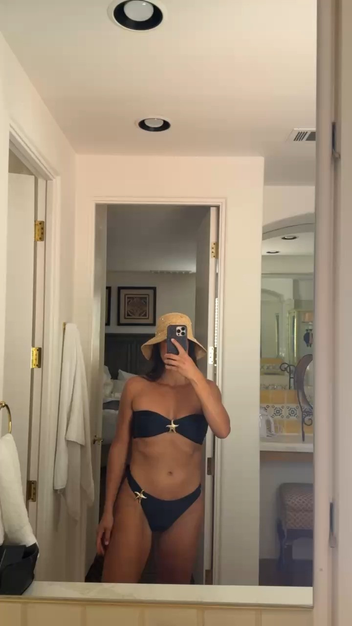 @abercrombie swimwear

TTS: M

Bandeau bikini, bikini top, bikini bottoms, bikini, starfish bikini, Abercrombie, Abercrombie swimwear, Grace white

#LTKSwim #LTKgrwm #LTKTravel