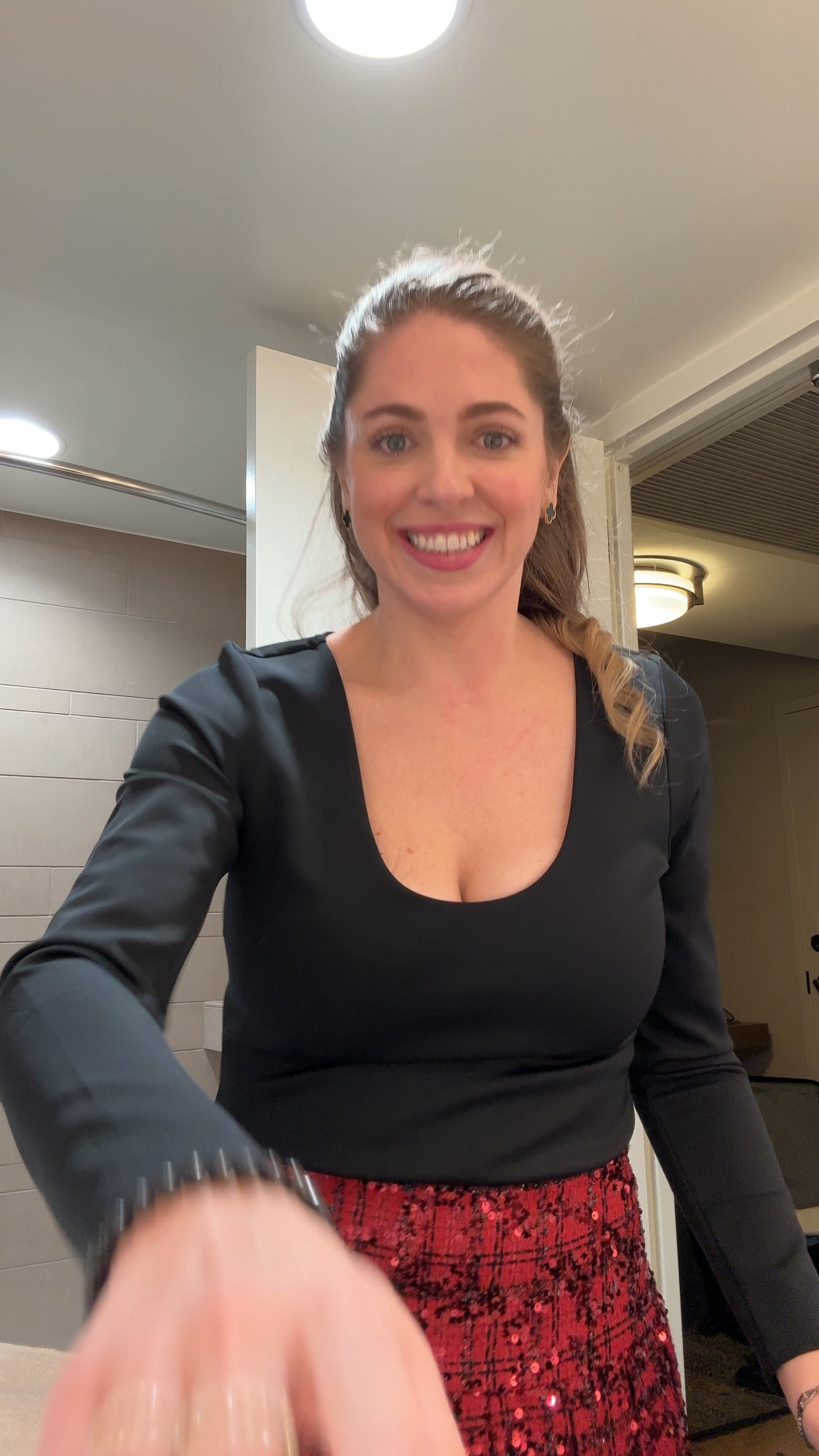 Good American scoop neck bodysuit on sale! 