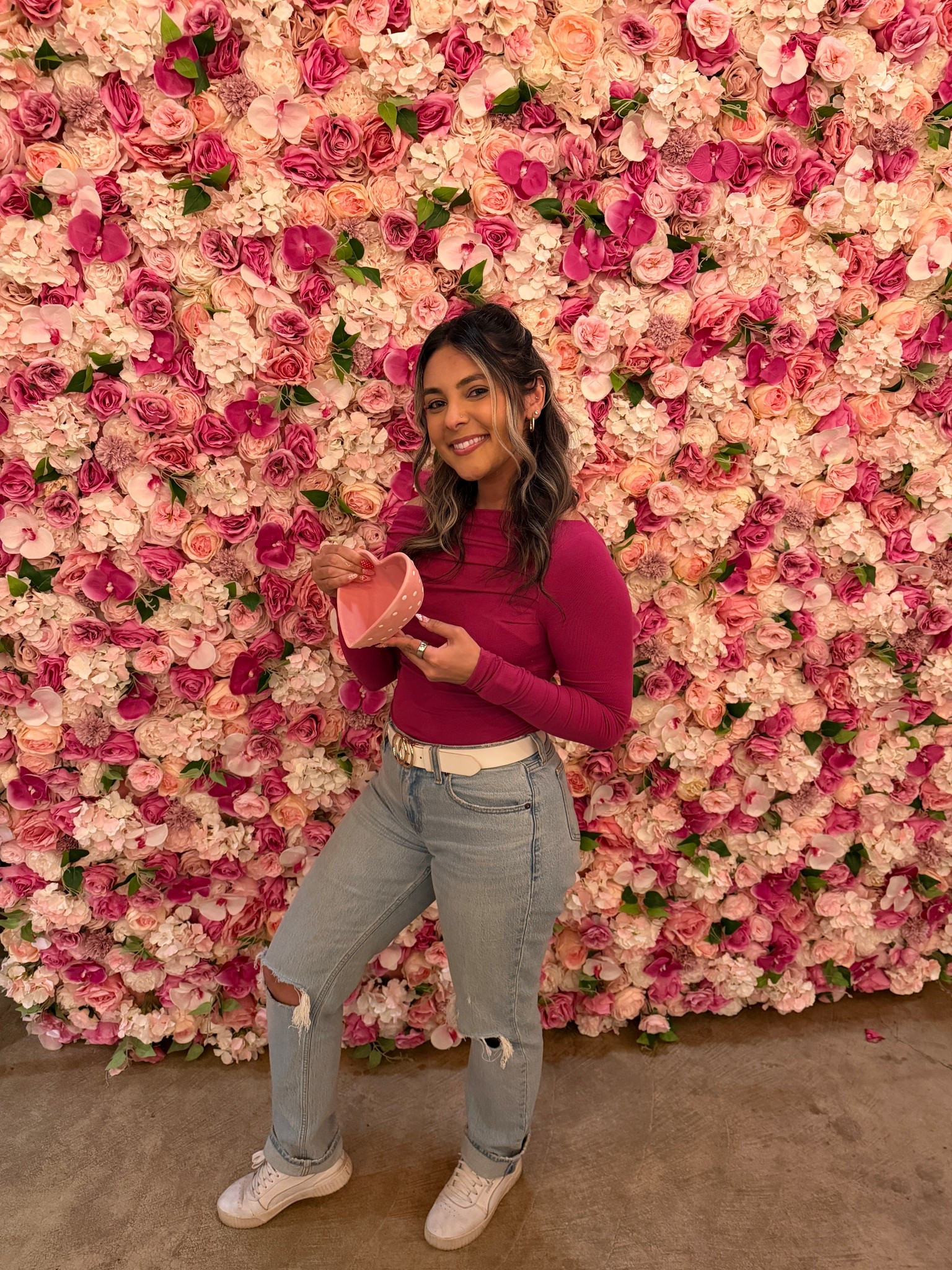 All the pink, please 💗🌸

Wearing a fitted berry long sleeve top with light-wash straight leg jeans, a cream belt, and classic white sneakers — the cutest casual look for Valentine’s plans, brunch dates, or a girls day out.💕✨

#LTKStyle #CasualChic #ValentinesOutfit #EverydayStyle

#LTKootd #LTKdayinmylife