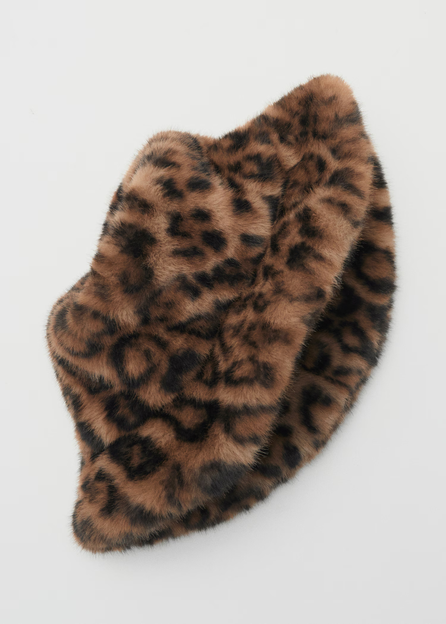 Leopard faux-fur bucket hat | MANGO (UK)