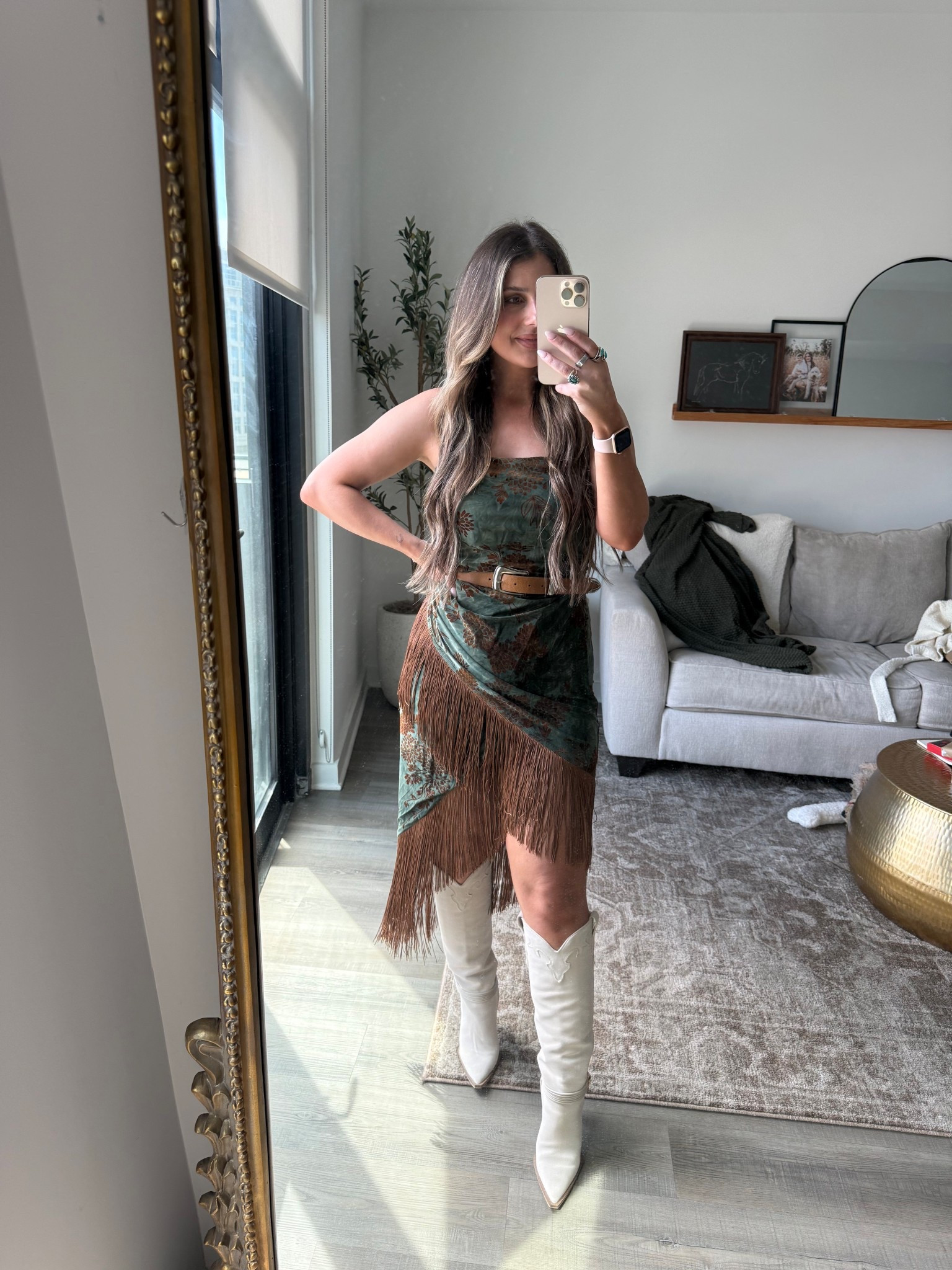 Wearing a M in the dress


#LTKFestival #LTKgrwm #LTKootd