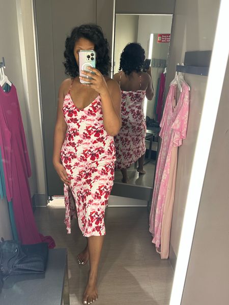 This gorgeous floral midi dress from Target is perfect for spring break 

#LTKfindsunder50 #LTKstyletip #LTKparties