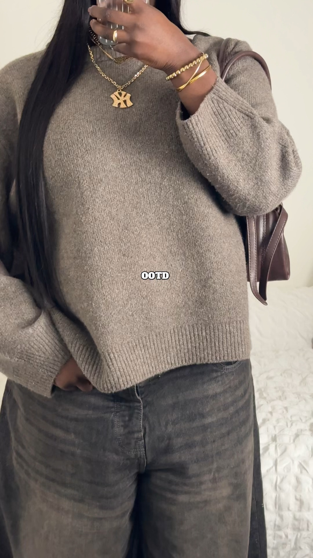 Brown street wear baggy trousers ootd 

#LTKwinter #LTKstyletip #LTKcurves