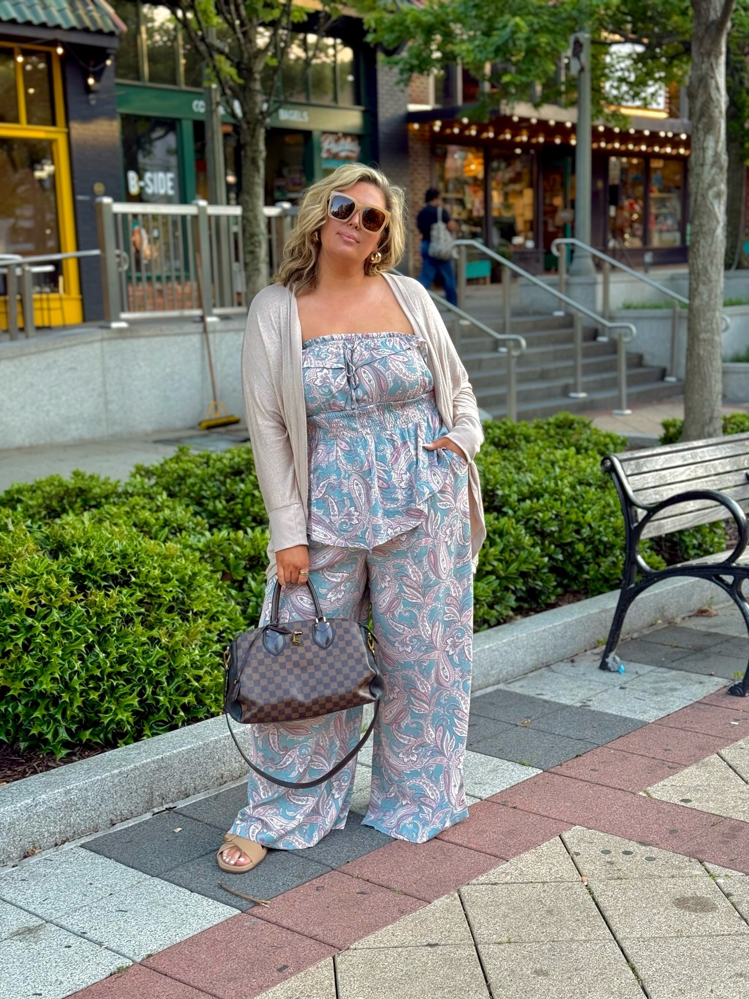 Date night OOTD! Wearing a size 2 in everything here and it runs true to size!

Plus size fashion, everyday outfit ideas, comfy casual, trendy fashion, matching set, date night outfit, mom style

#LTKmomlife #LTKPlusSize #LTKMidsize
