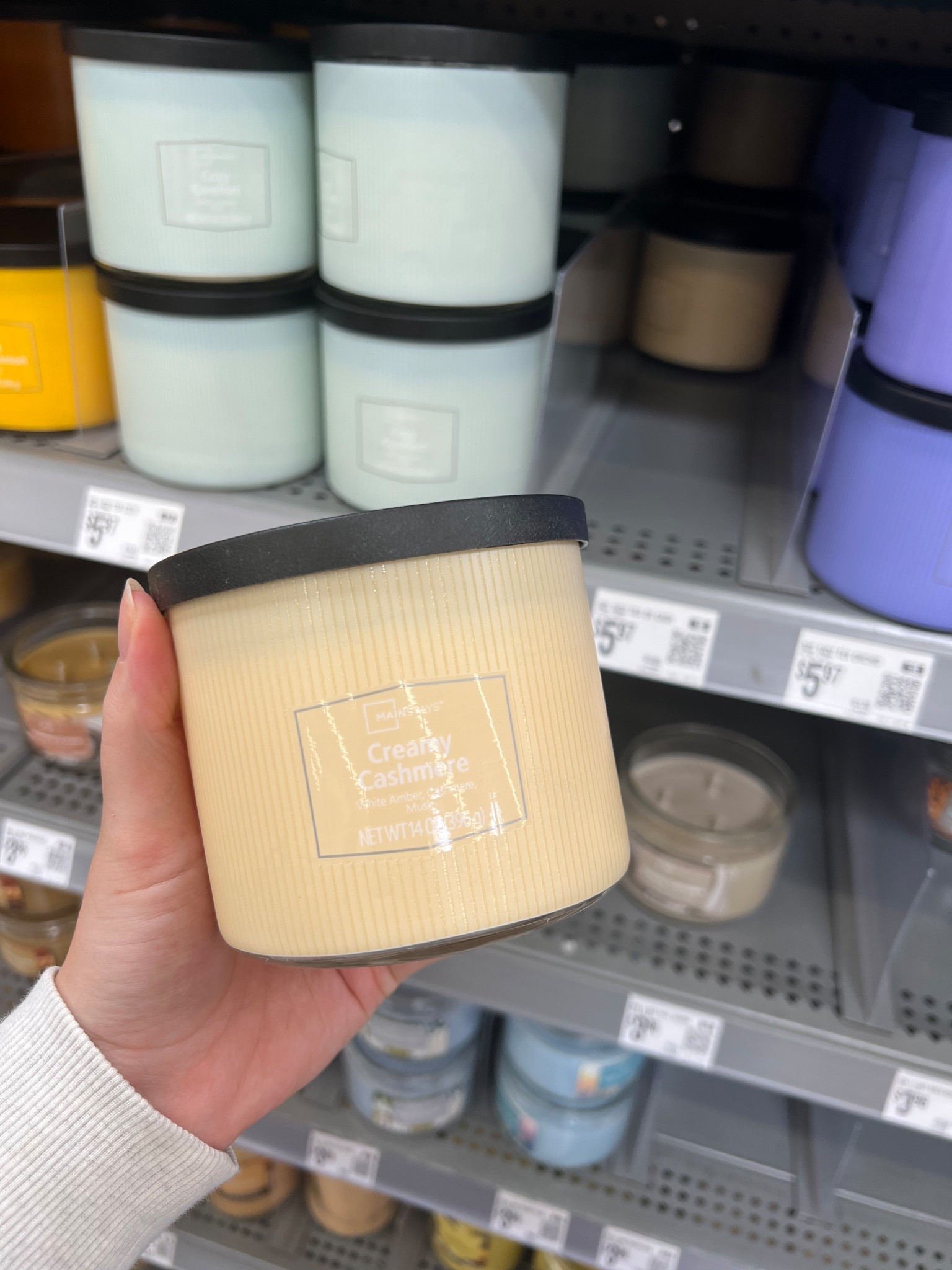 The best smelling candle at Walmart! It smells so expensive and luxurious for under $6 🫶🏻

#LTKGiftGuide #LTKHome