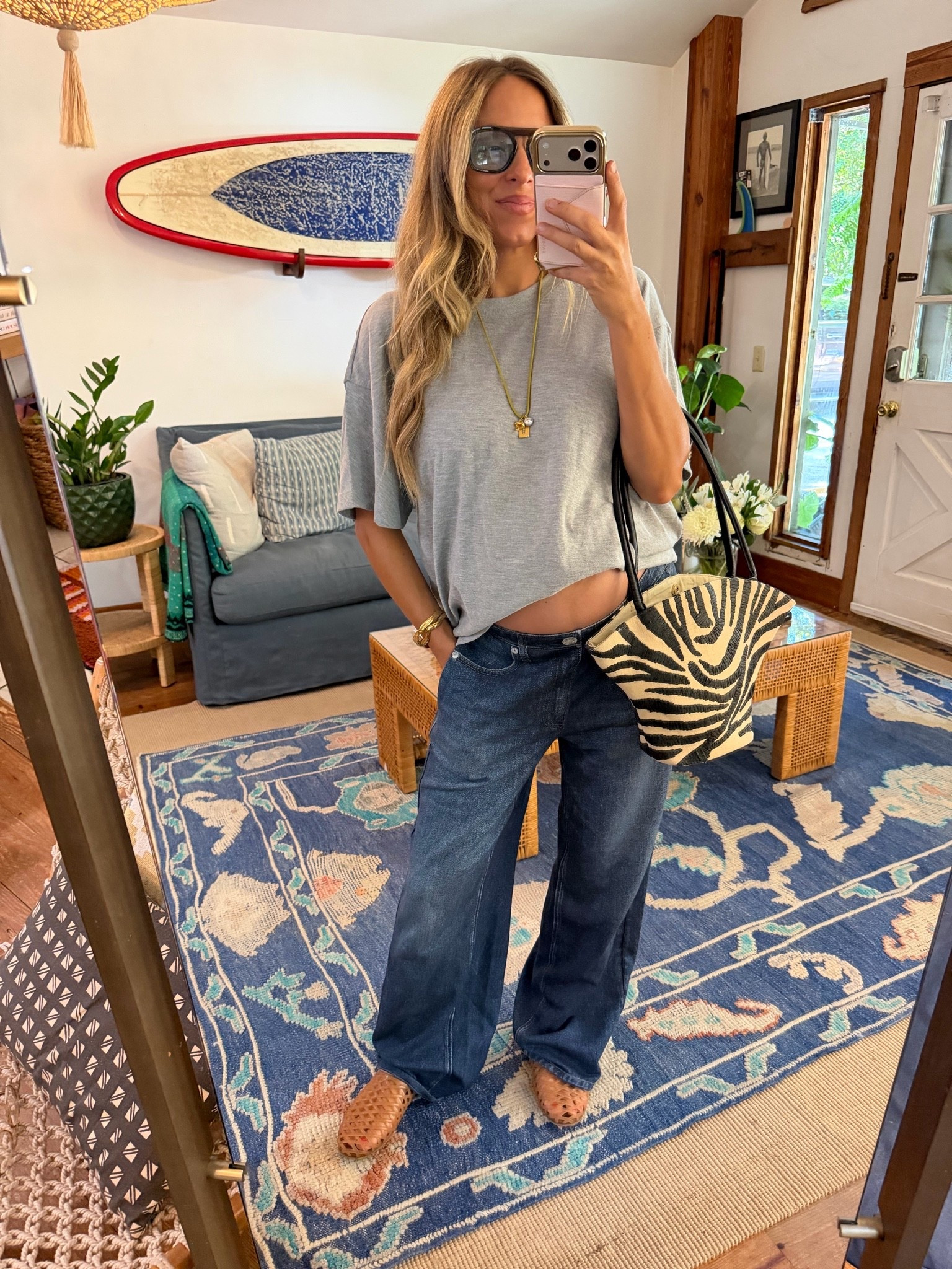Size xxl tee 
Size m pants