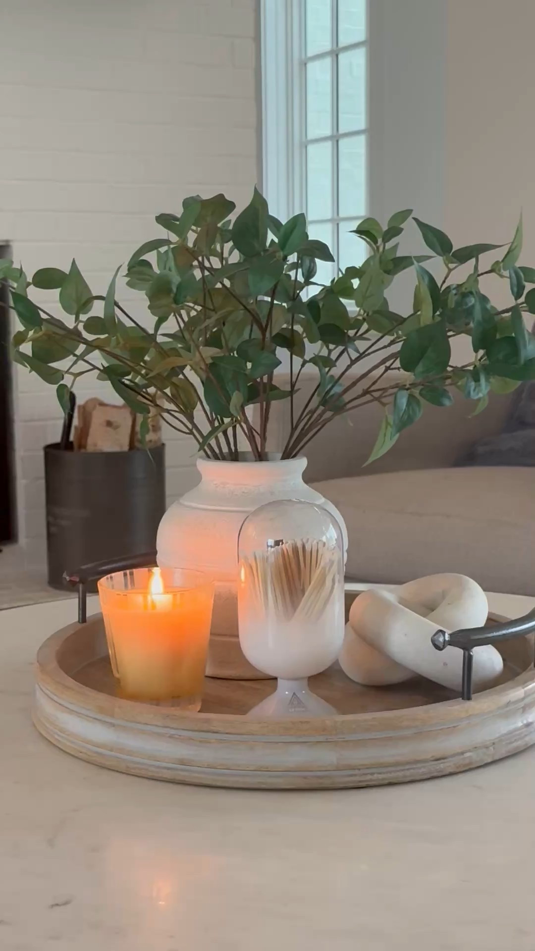 It’s rare that I deviate from my usual home scent but the Insta ads got me and it smells AMAZING.  The ads have a bunch of lemons but that is more the color - the actual fragrance is not lemony! 💛💛💛