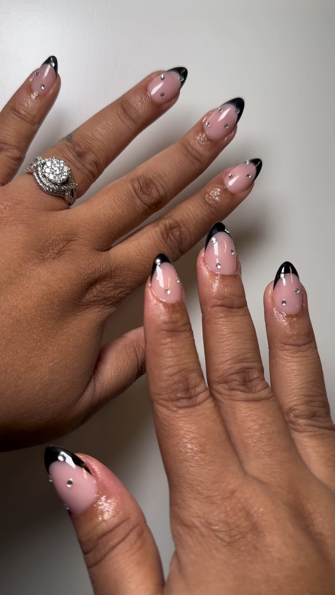 Salon quality, but make it at home! 💅🏽✨ Loving how easy these press-ons are to apply. DIY nails for the win! #PressOnNails #DIYManicure #NailInspo

#LTKBeauty #LTKVideo #LTKFindsUnder50