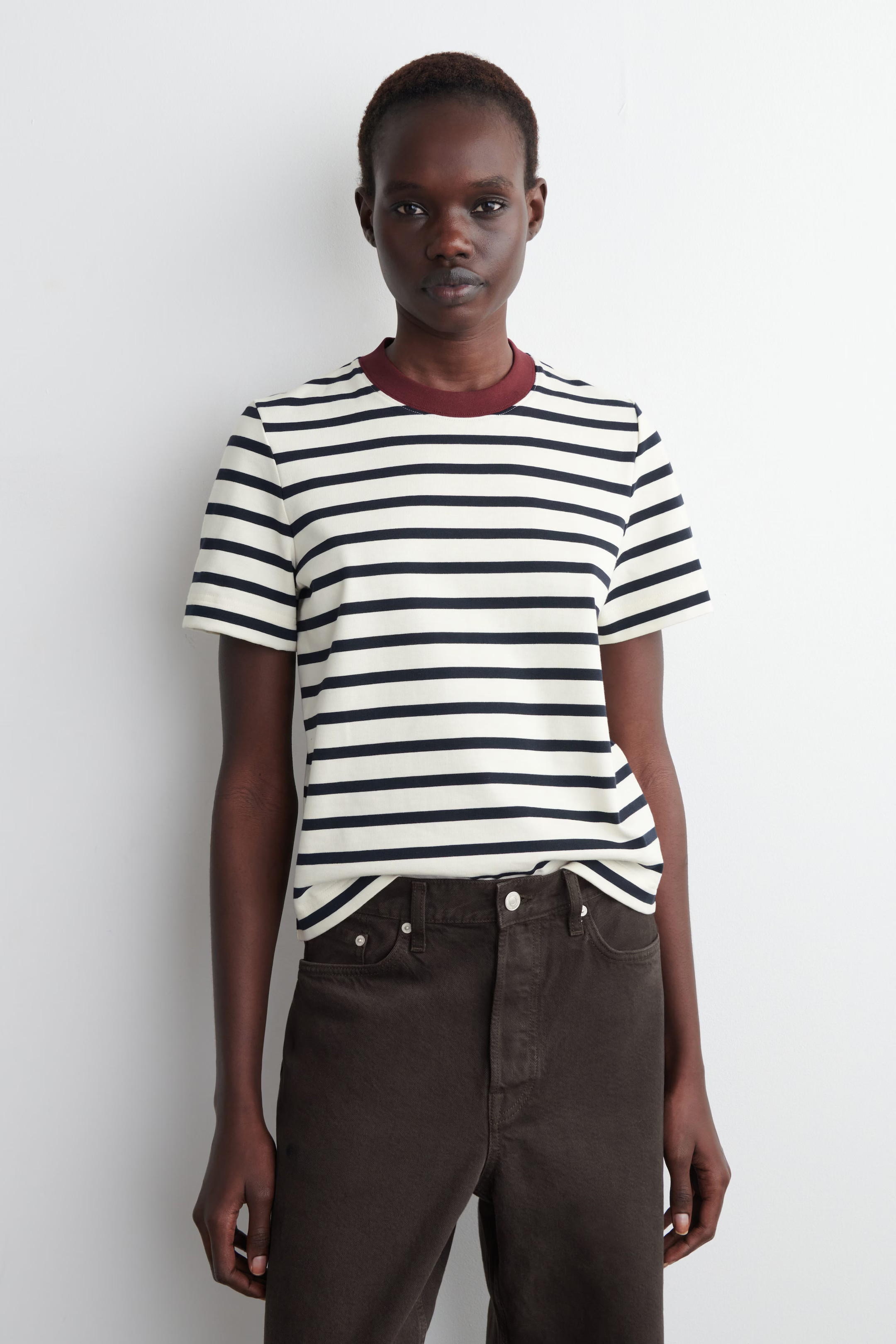 CLEAN CUT REGULAR T-SHIRT - WHITE / BLACK / STRIPED | COS | COS (EU)