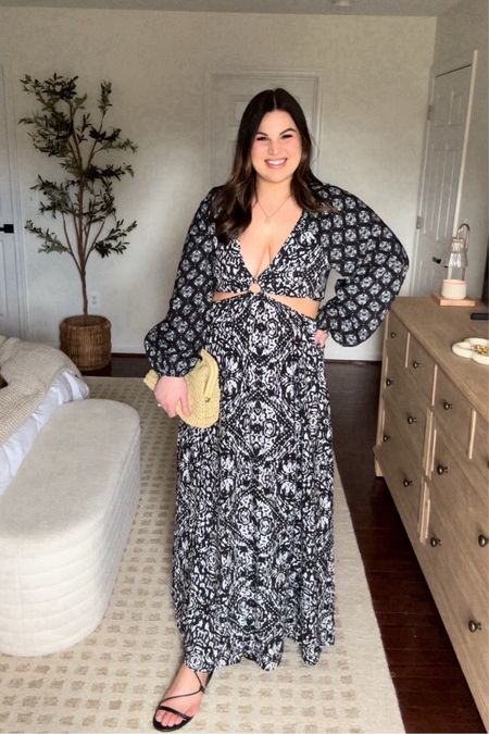 Midsize vacation outfit from Abercrombie! This maxi floral cut out dress is GORGEOUS & is giving me all the vacation vibes! *currently 15% off! 

Shorts - size xl
Dress - size large tall
Sandals - size 10

Vacation outfit, vacation dress, Abercrombie, Abercrombie spring, spring dress 



#LTKStyleTip #LTKSaleAlert #LTKMidsize