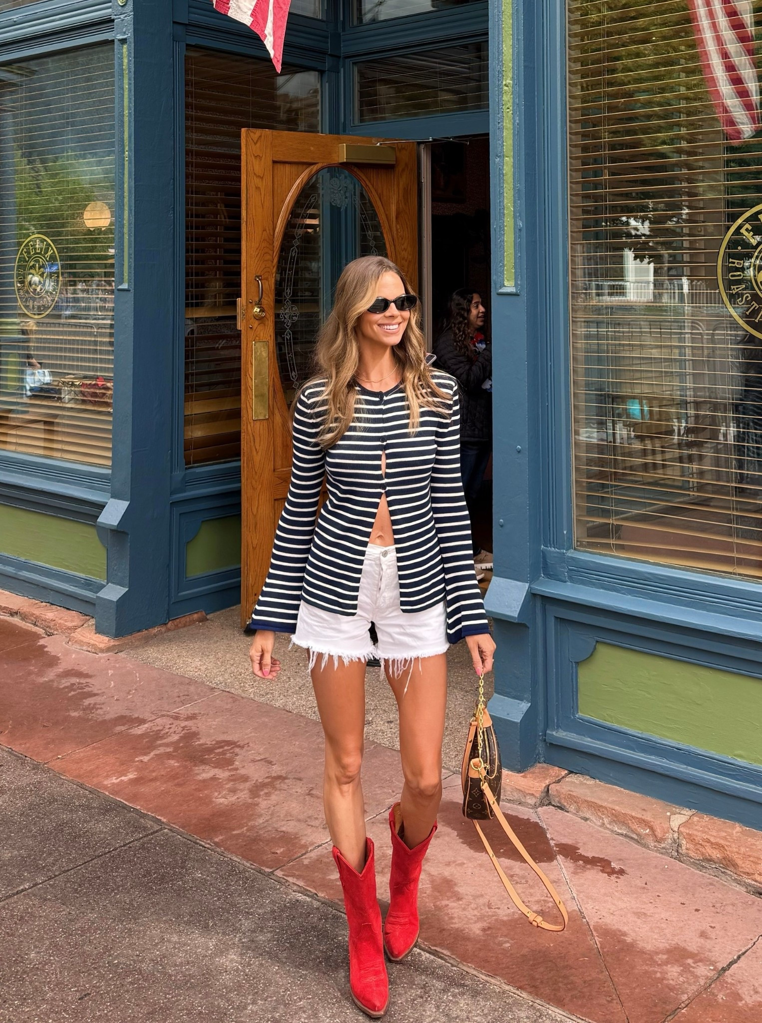 4th of July in Aspen 🇺🇸🇺🇸 wearing size 26 shorts 