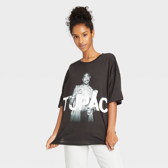 Women's Tupac Short Sleeve Oversized Graphic T-Shirt - Black | Target