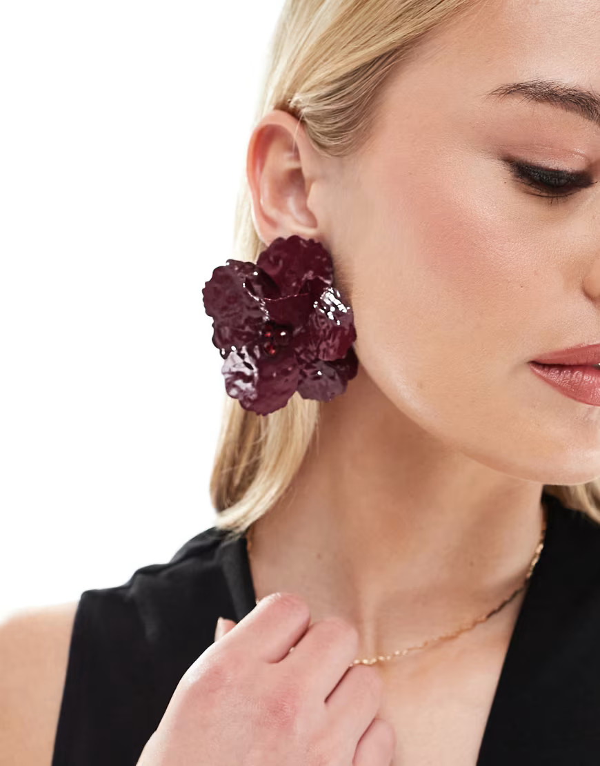ASOS DESIGN stud earrings with floral detail in burgundy-Red | ASOS (Global)