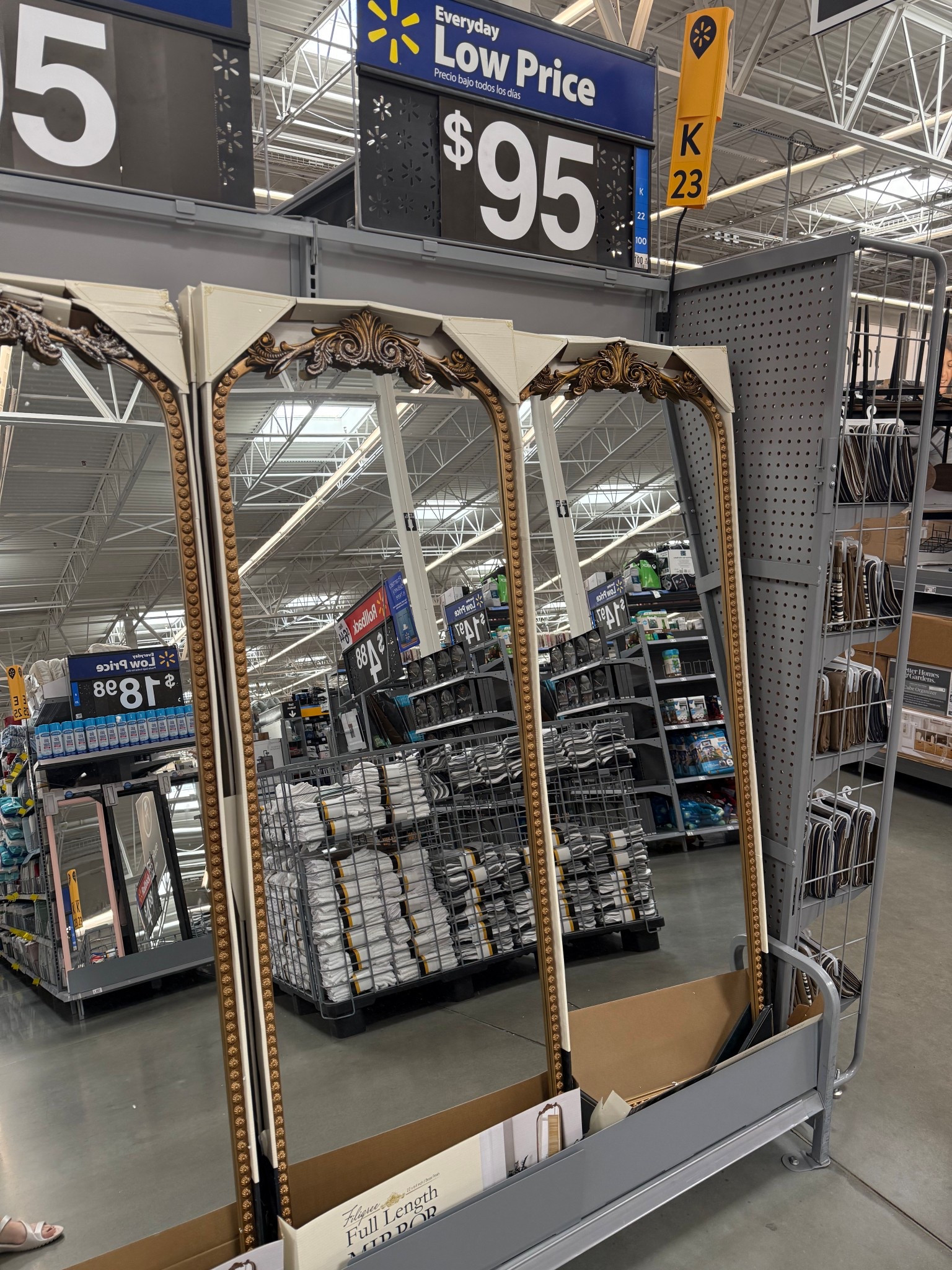 Such a gorgeous mirror!!!

#LTKFindsUnder100 #LTKStyleTip #LTKHome