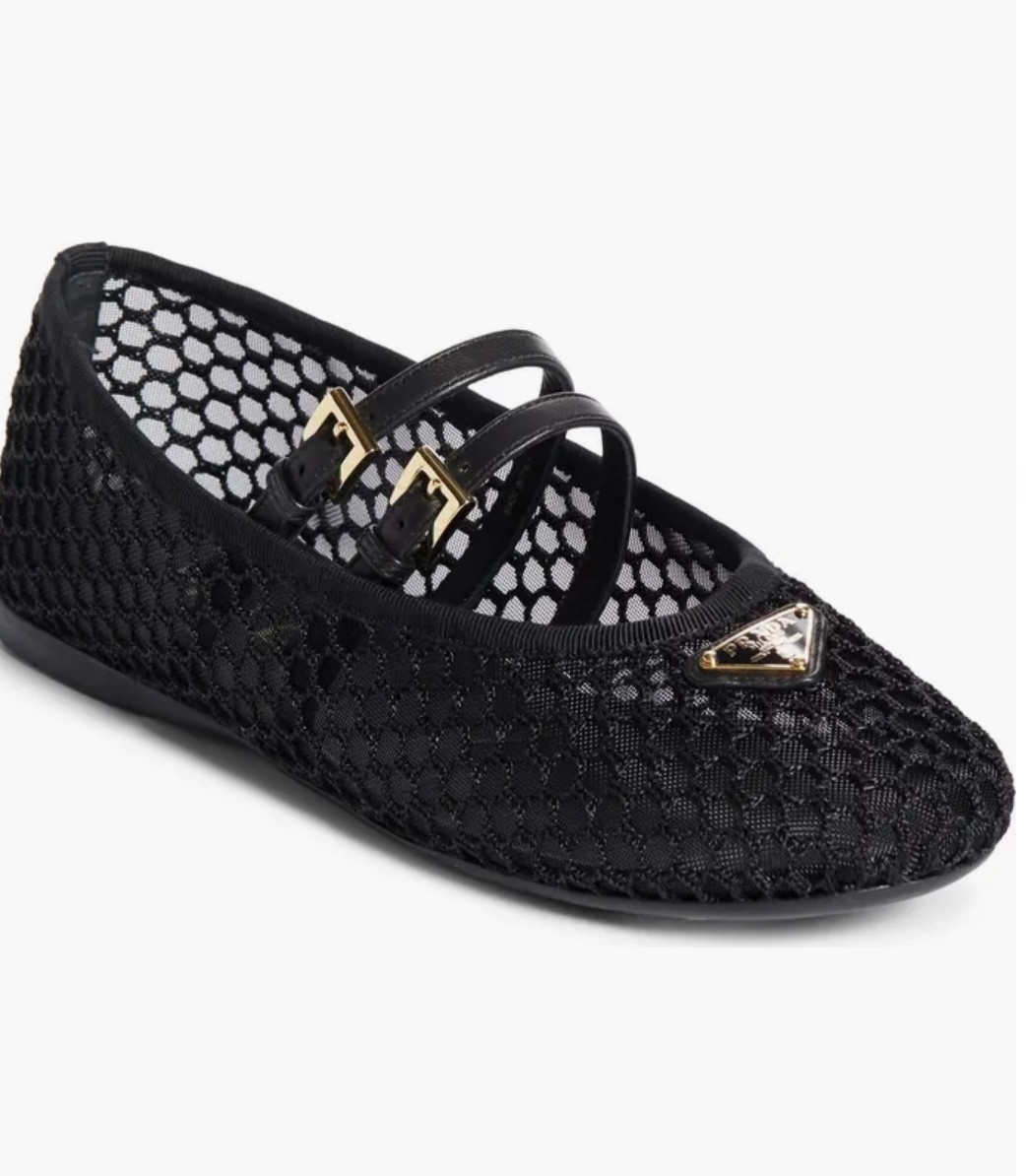 These Prada flats I’m obsessed with!! 😍😍

#LTKGiftGuide #LTKWorkwear