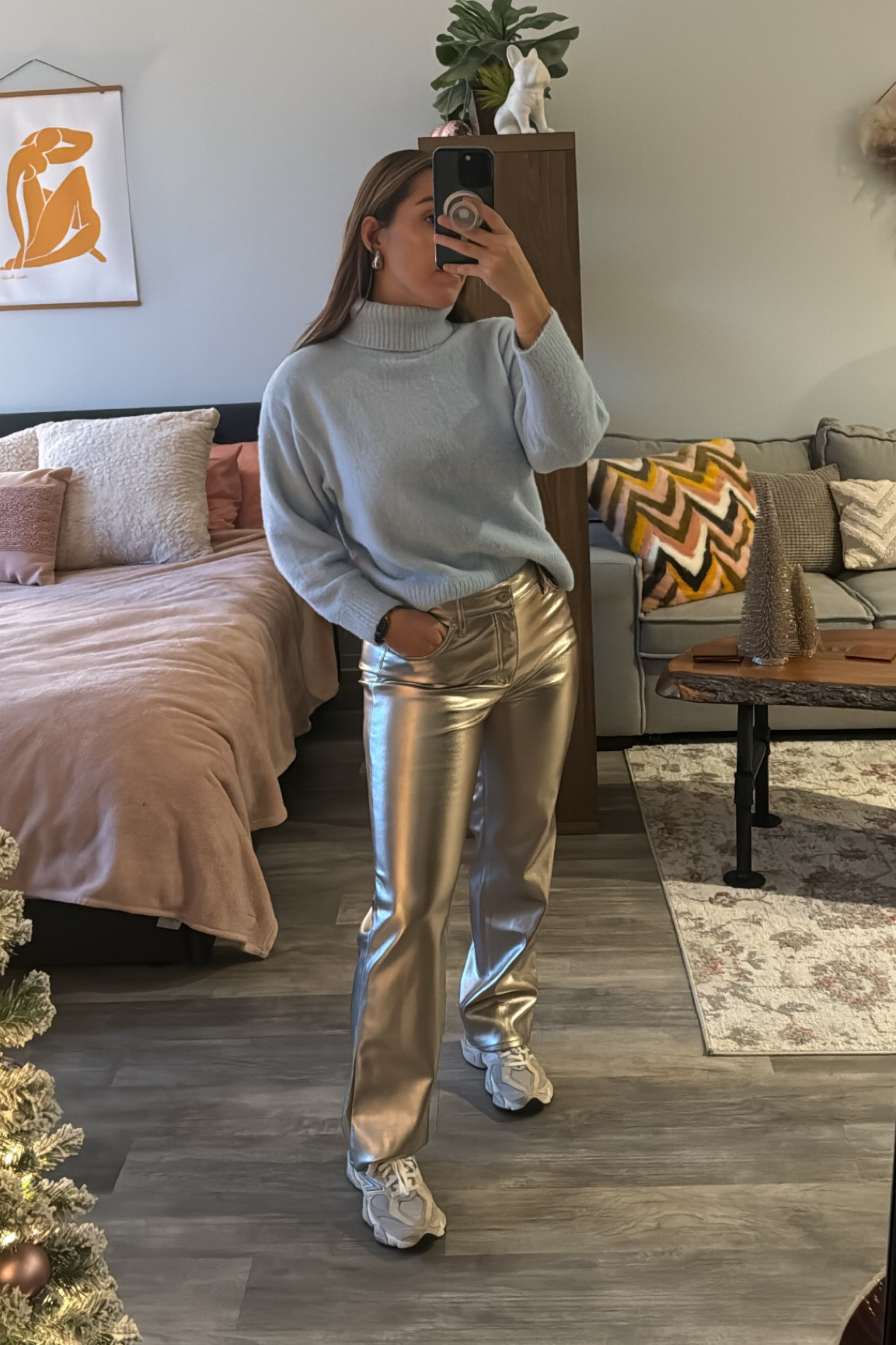 It’s giving holiday cheer ❄️
Sweater - s
Pants - 8
Sneakers - true to size

#LTKSeasonal #LTKHoliday