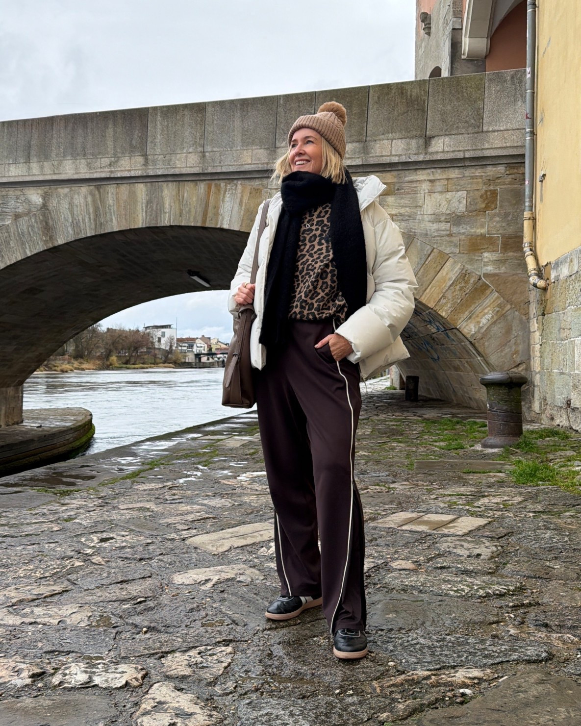 A day of wandering in Regensburg

Puffer - L
Pants - size AU14
Sweatshirt - size L (oversized and M would be best for me)

FRANKIE4 Levi sneakers

#LTKtravel #LTKover50style #LTKaustralia
