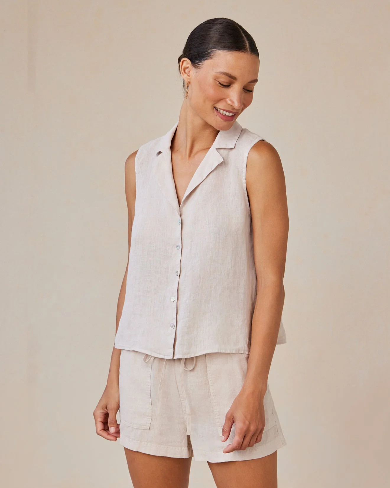 SLEEVELESS NOTCH COLLAR BUTTON DOWN LNSND - Bella Dahl | Bella Dahl