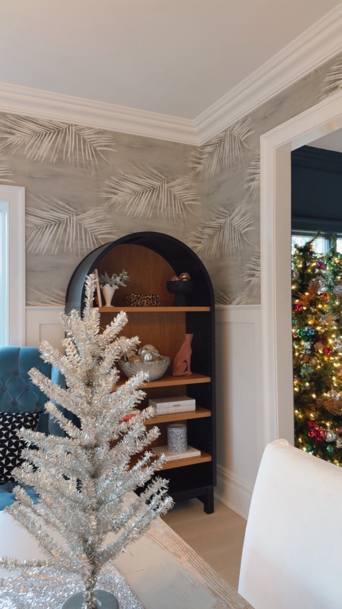 One of the best new additions to our home is this WalMart bookcase that’s under $300 

#LTKHoliday #LTKdayinmylife #LTKHome