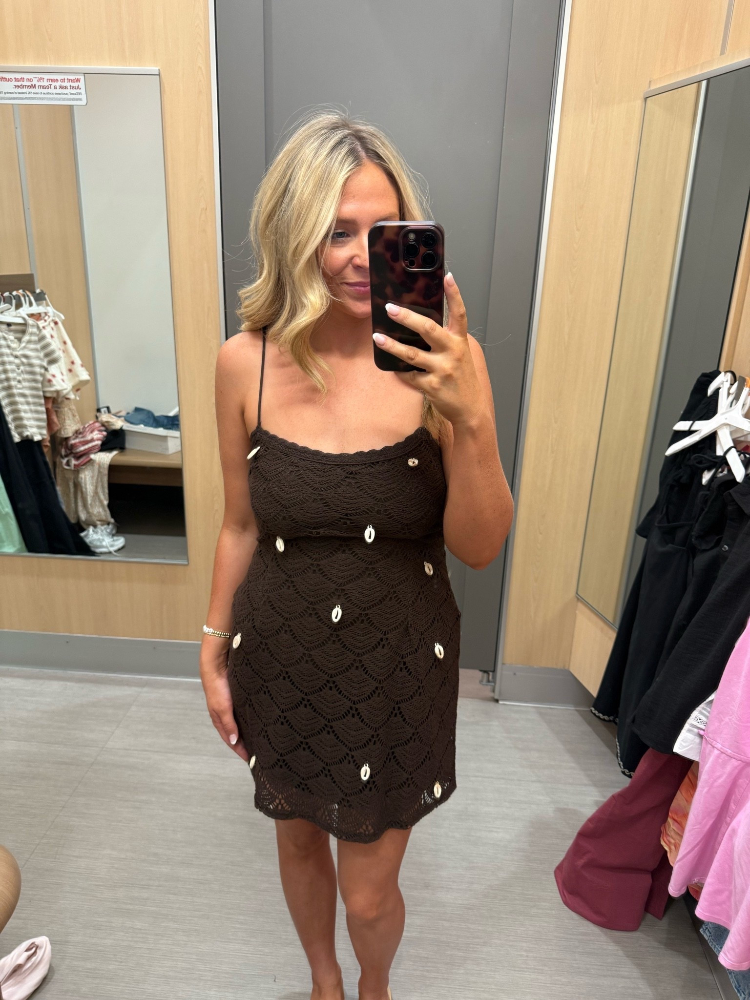 Immediately fell in love with this dress! Size small! Would be perfect for a beach vacation!