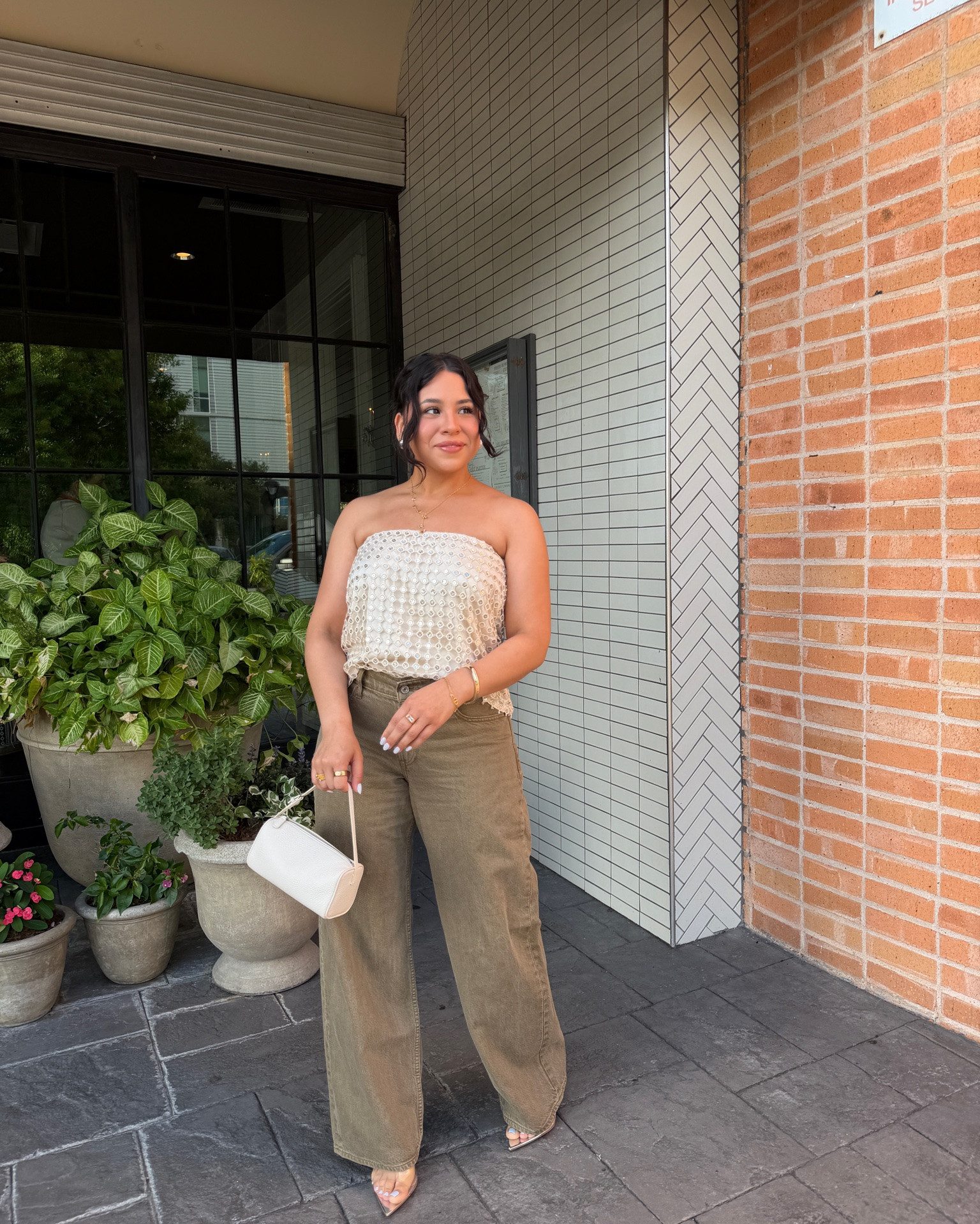 Abercrombie sale extra 20% off w code AFLTK 

Top (is a skirt!): smal
Jeans: 26 short 
Clear heels: 7 
Mini white bag 
Name necklace

#LTKootd #LTKxAbercrombie #LTKgrwm